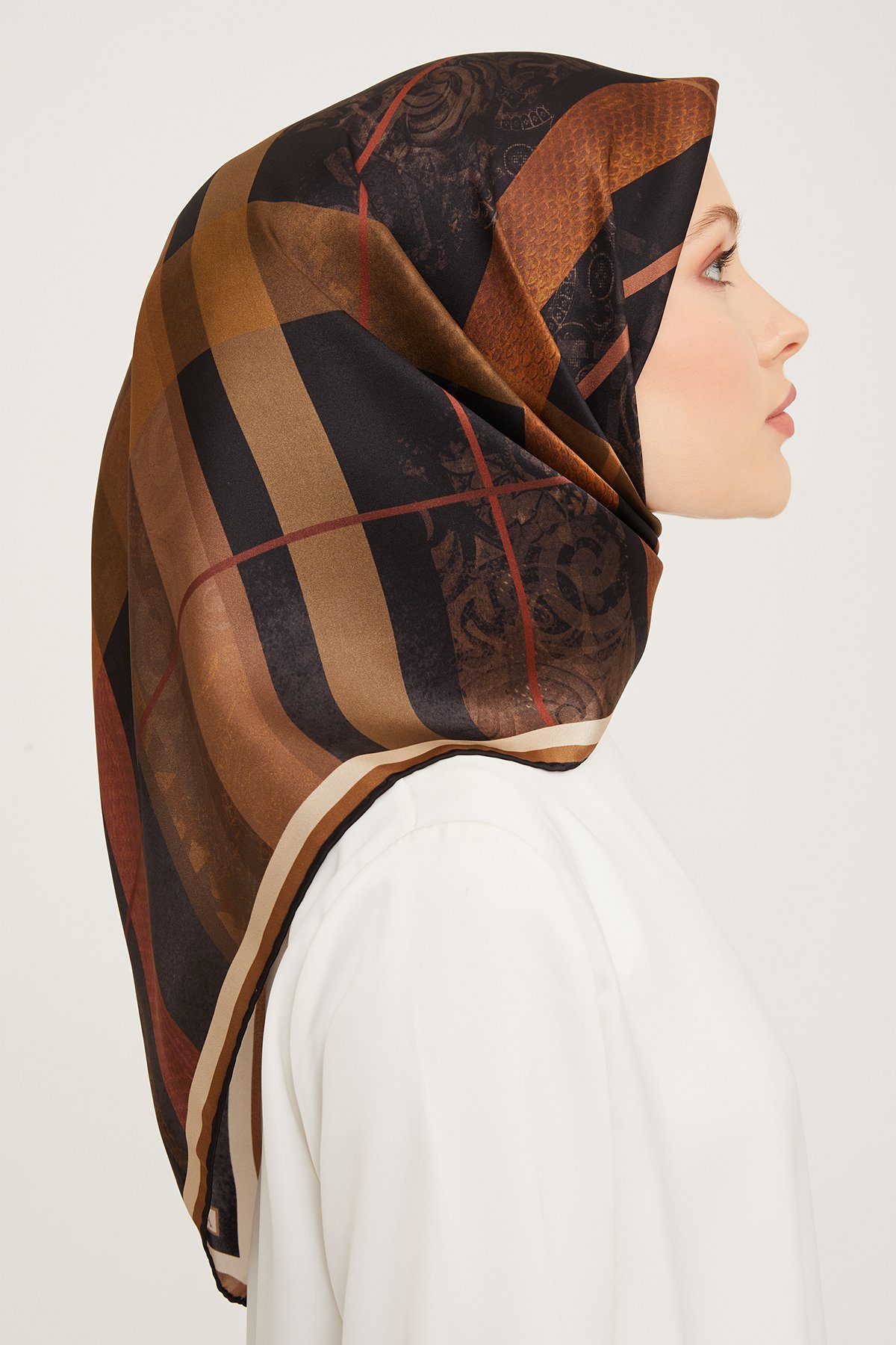 Armine Nostalji Serisi İpek Twill Eşarp 9023D-05