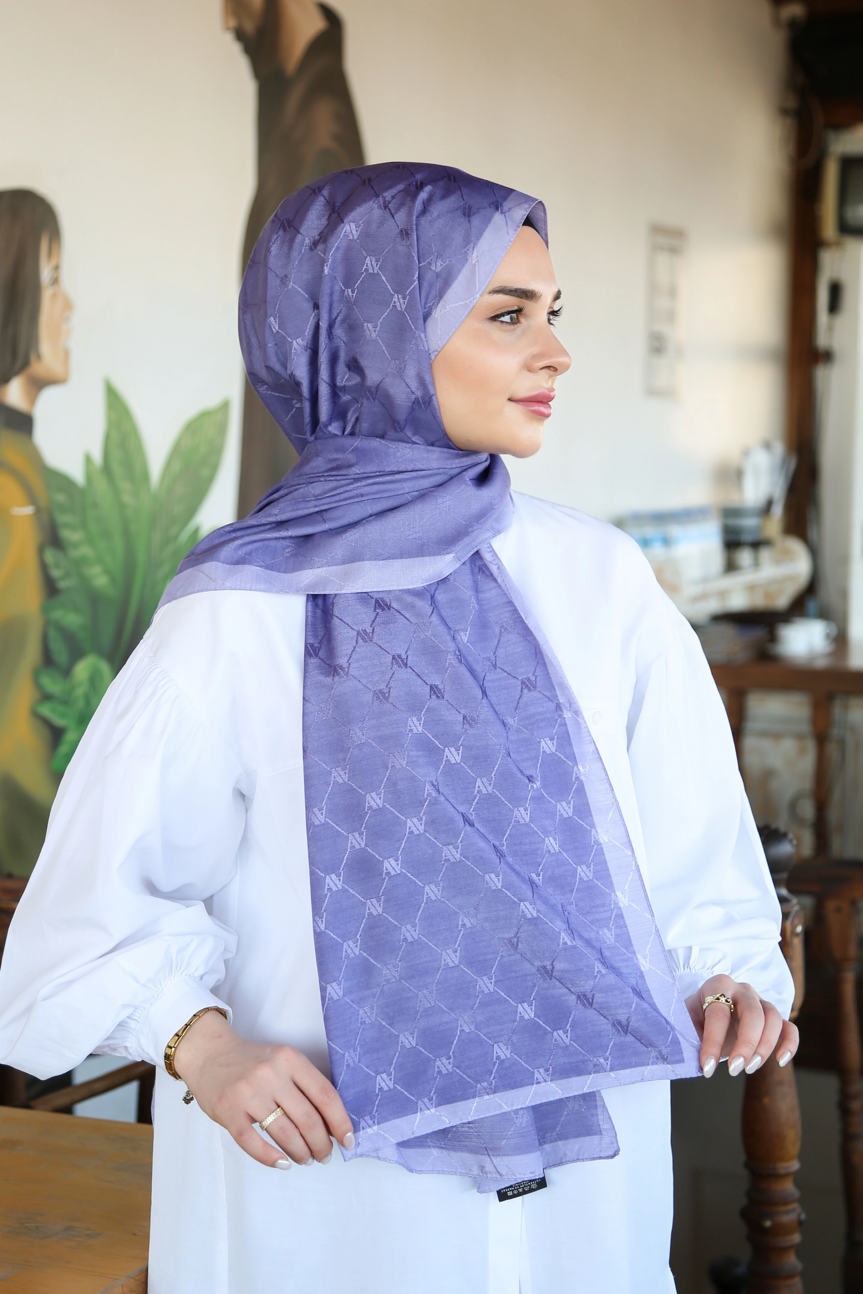 Armine Trend Monogram Şal 2