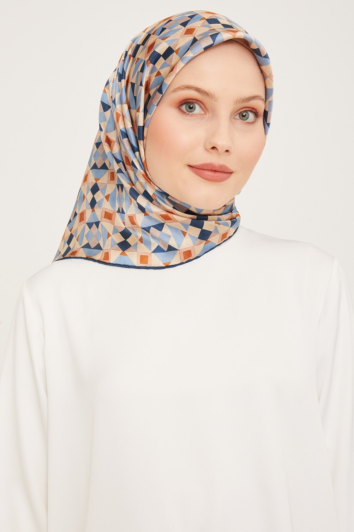 Armine Nostalji Serisi İpek Sura Eşarp 9045DS-03