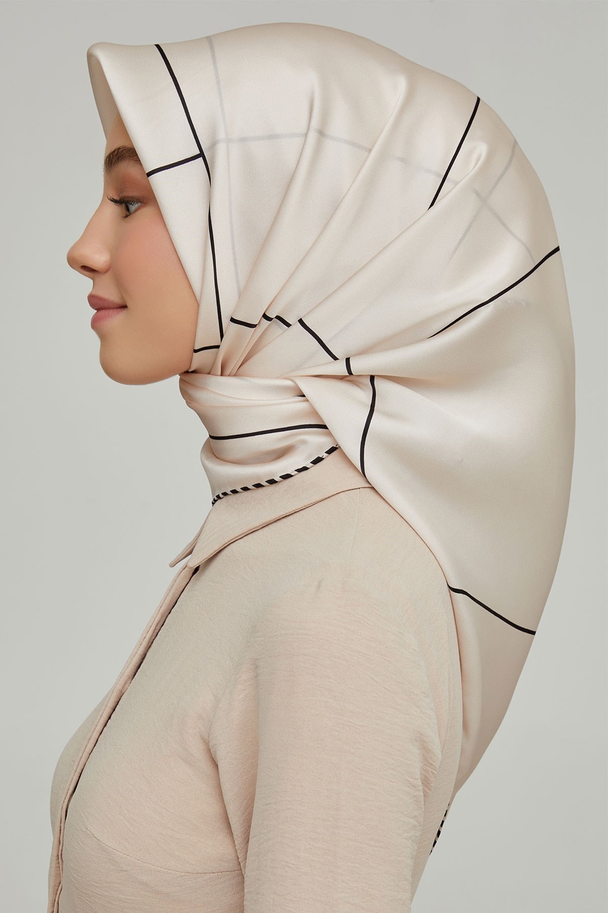 Armine Nostalji Serisi İpek Twill Eşarp 8655D-06