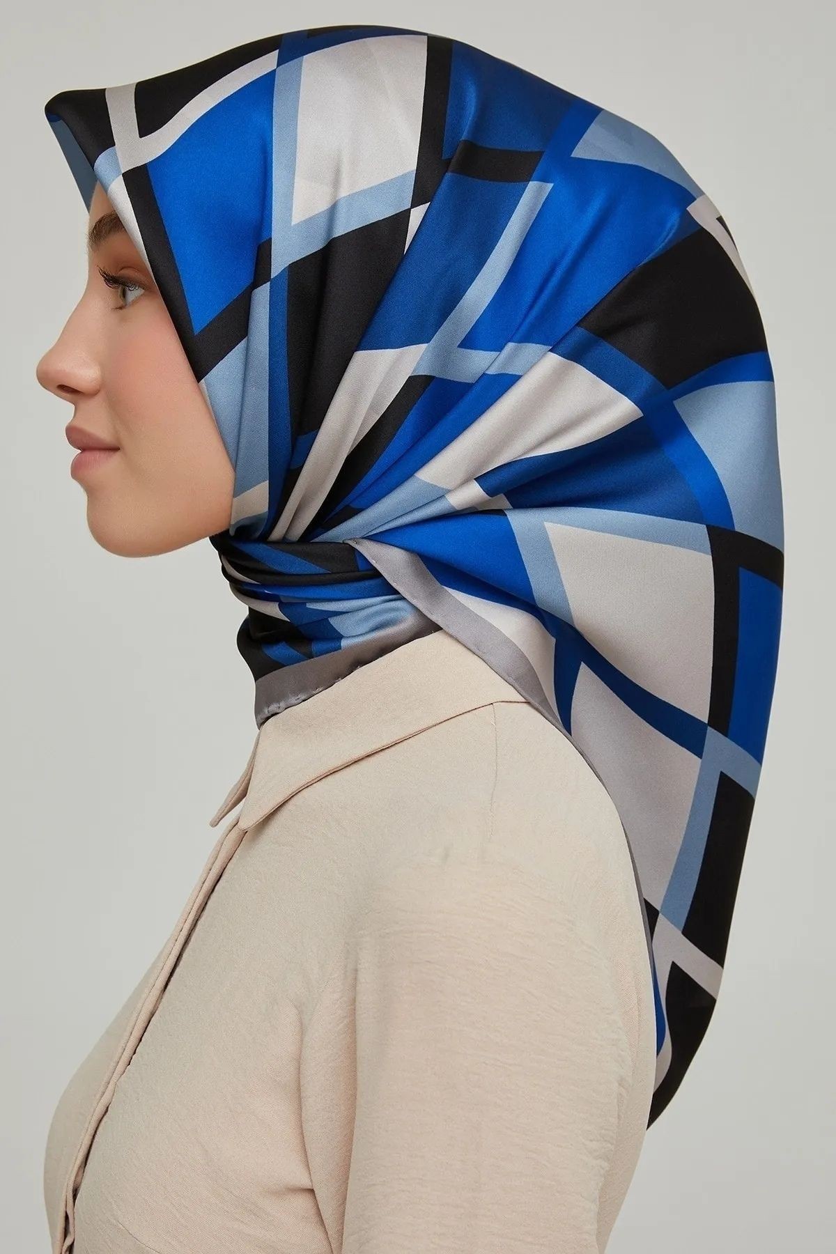 Armine Nostalji Serisi İpek Twill Eşarp 8664D-28