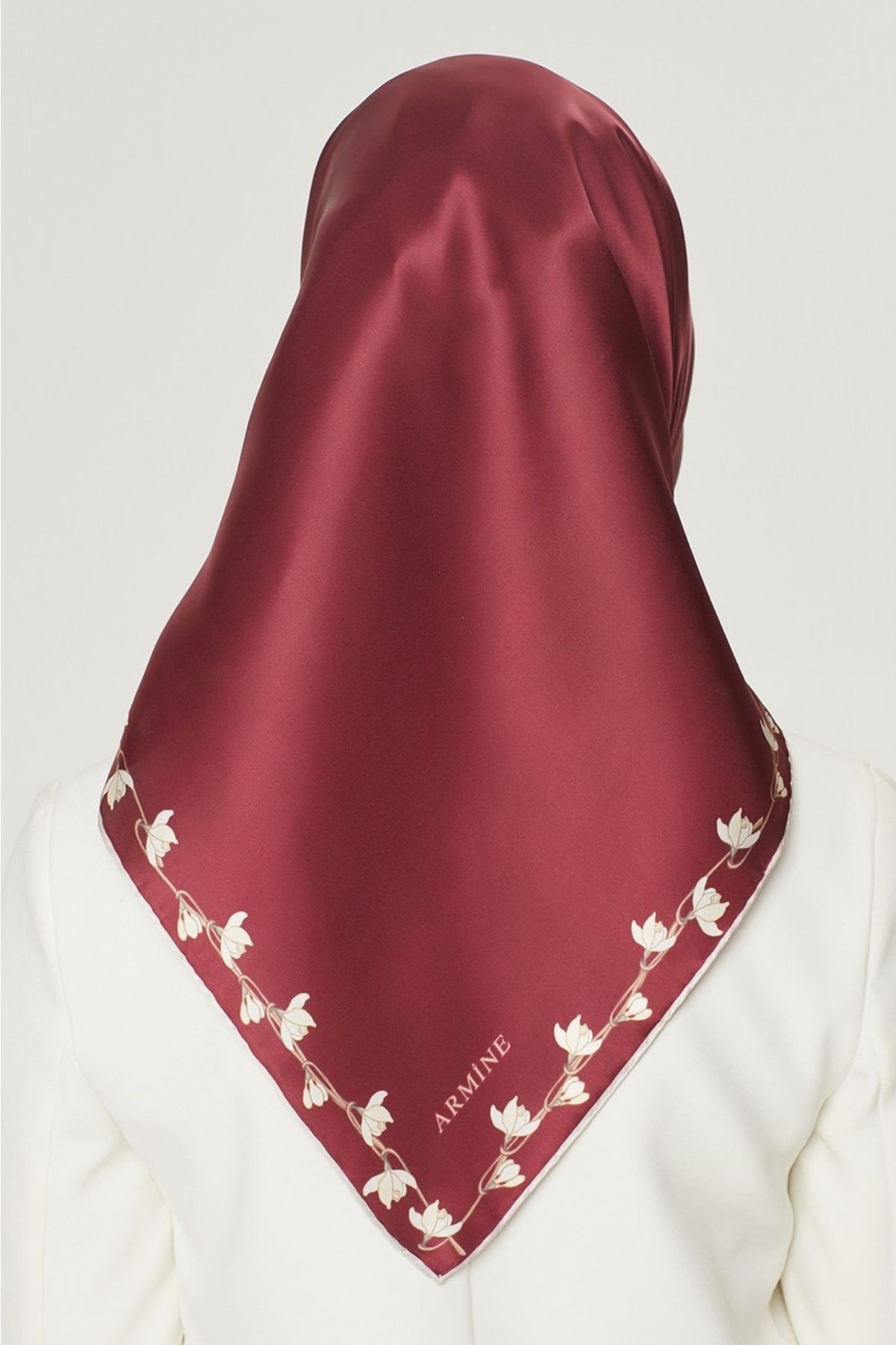 Armine Nostalji Serisi İpek Twill Eşarp 8553D-92