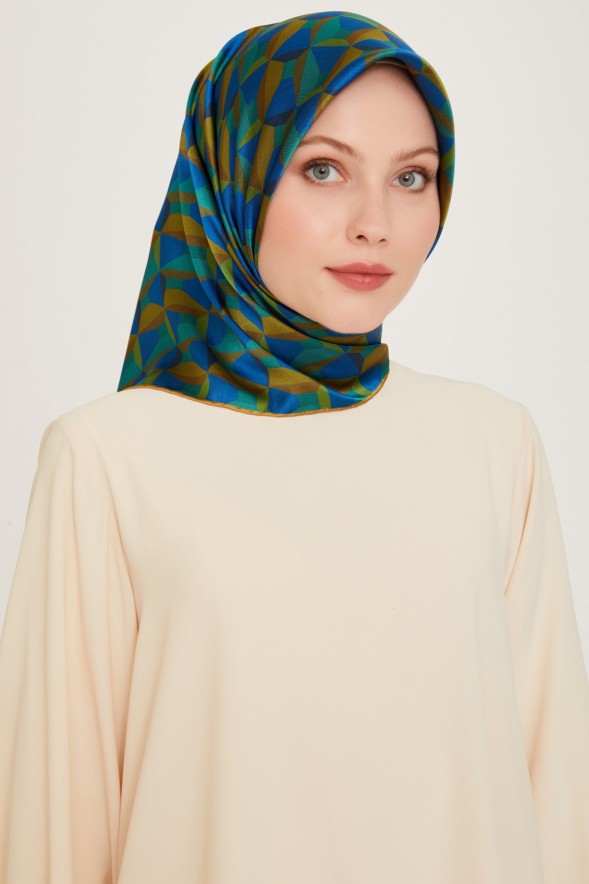 Armine Nostalji Serisi İpek Sura Eşarp 9204DS-33