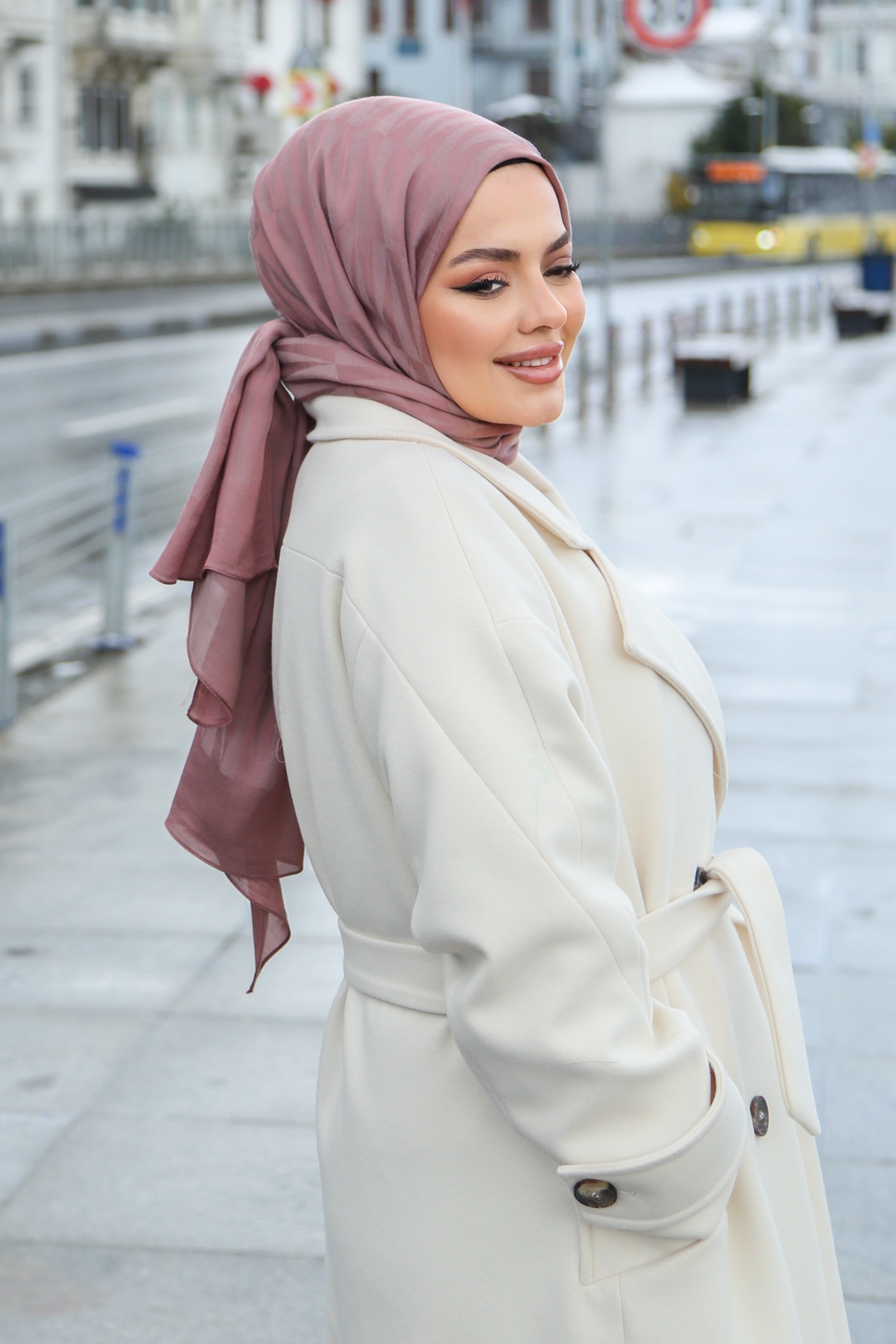 Gül Kurusu - 247310 - Lyon 3