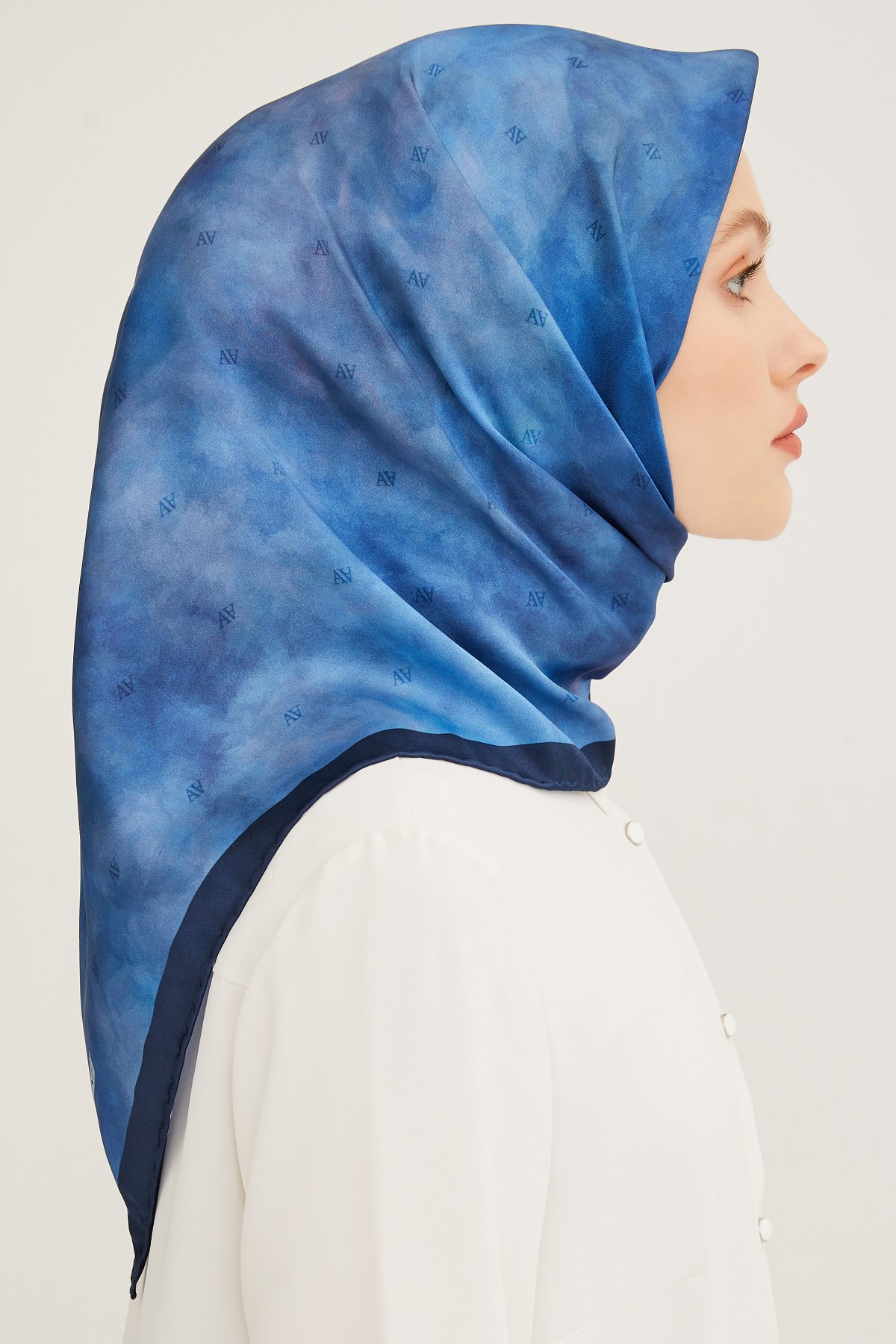 Armine Nostalji Serisi Twill İpek Eşarp 8933D-34 - Lacivert-Gece Mavisi-34