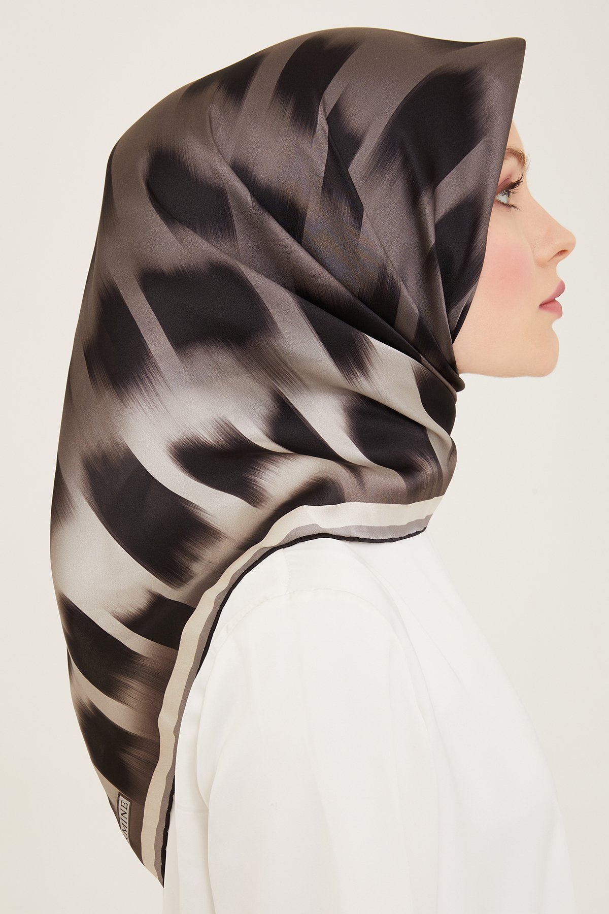 Armine Nostalji Serisi Twill İpek Eşarp 9155D-02