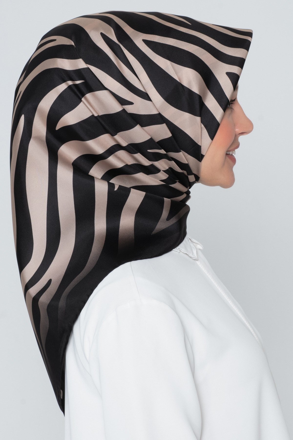 Armine Nostalji Serisi Ipek Twill Eşarp 8274d-02