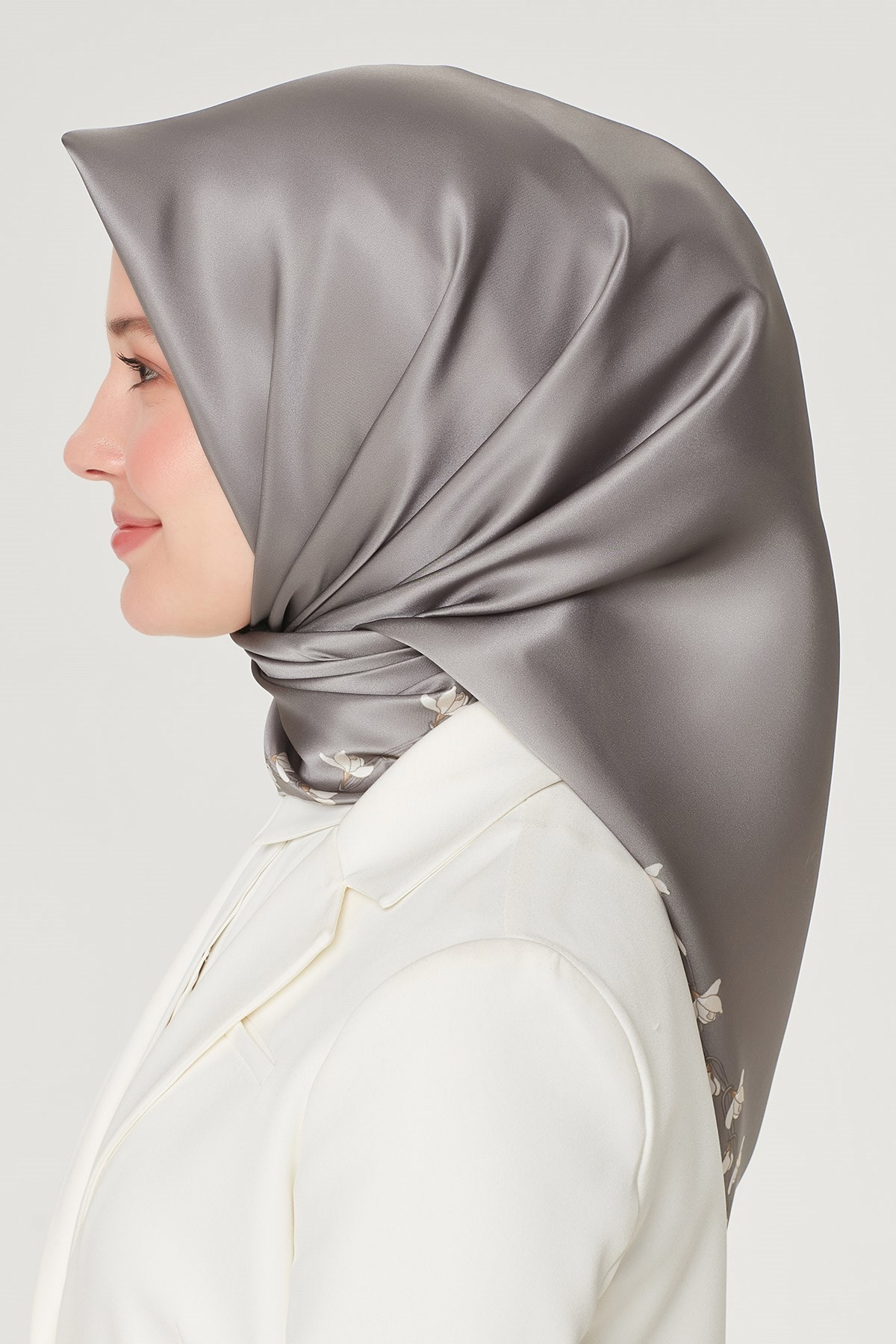 Armine Nostalji Serisi İpek Twill Eşarp 8553D-89