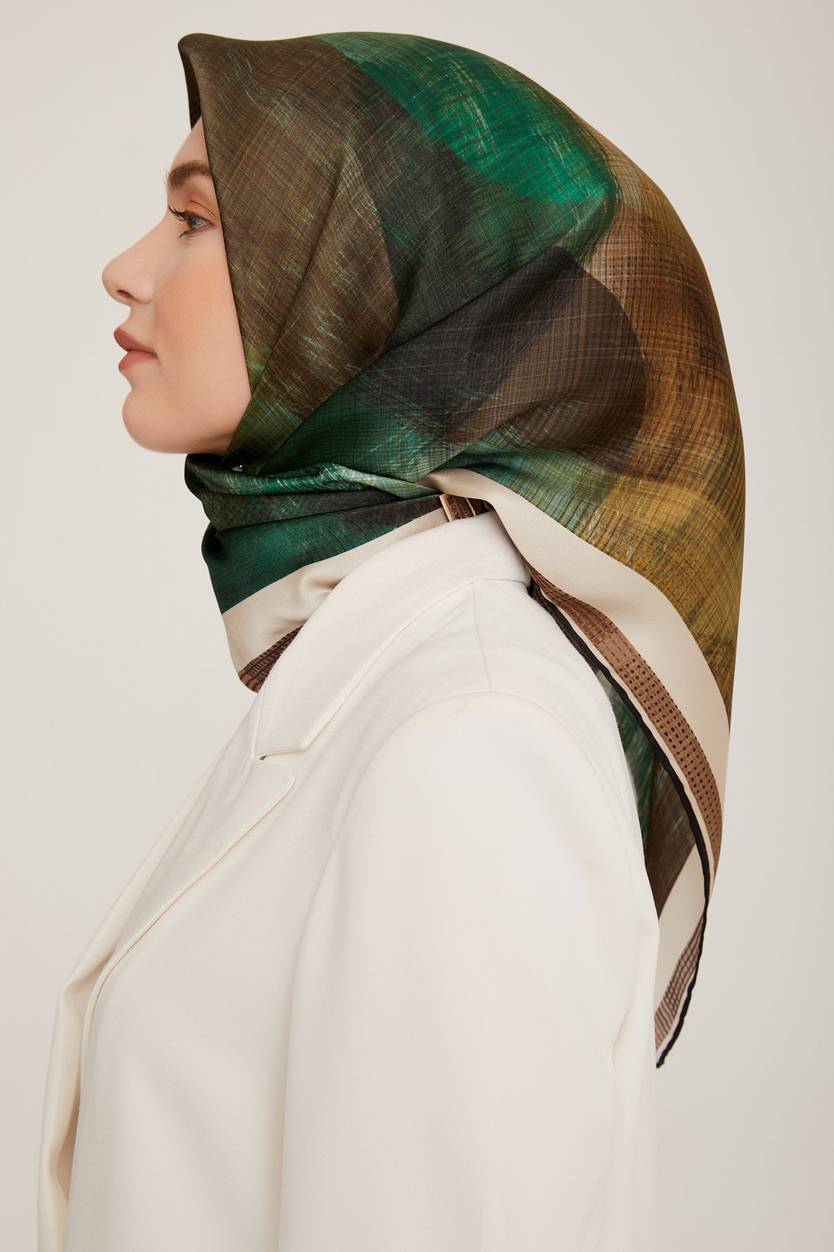 Armine Nostalji Serisi İpek Twill Eşarp 8830D-31