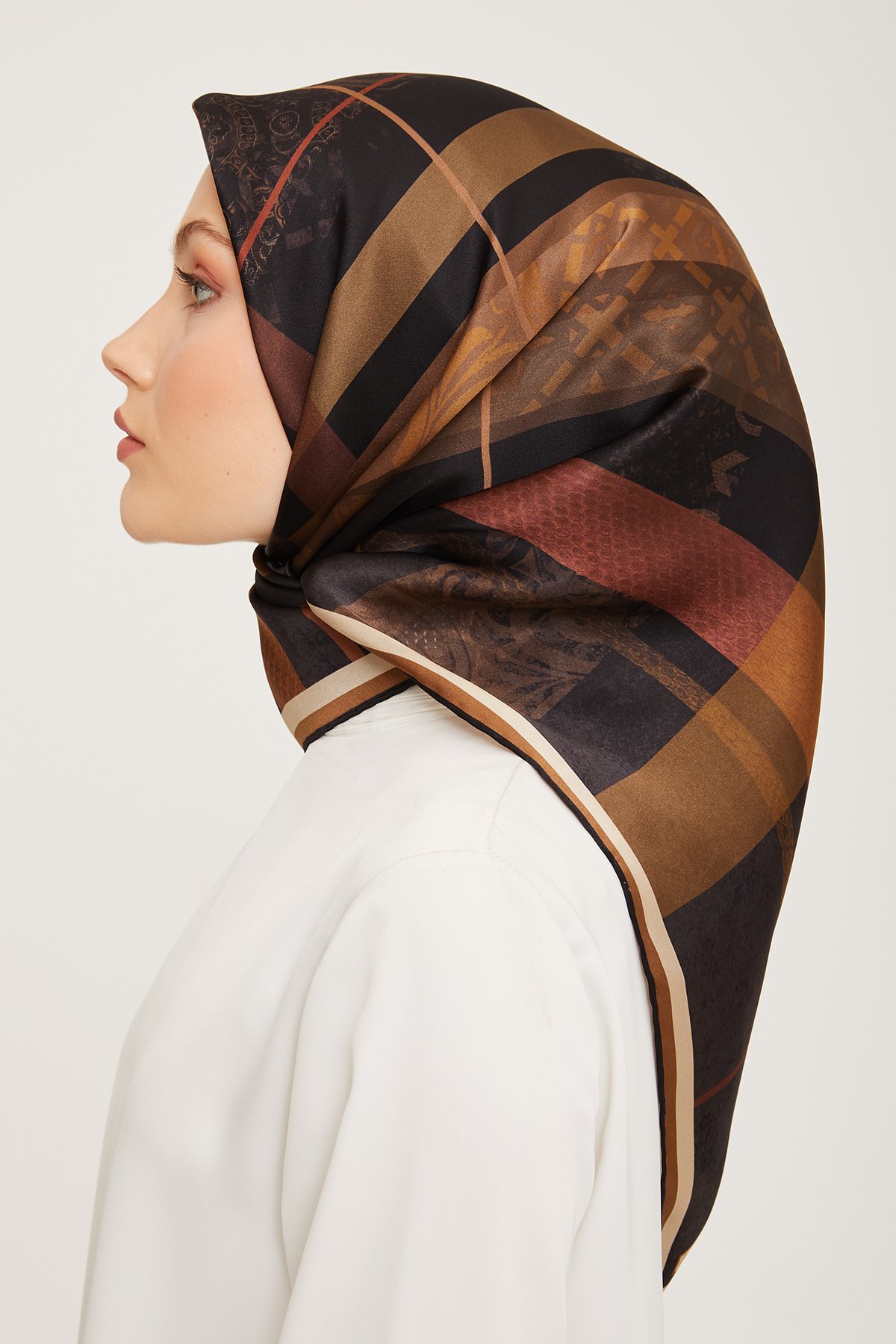 Armine Nostalji Serisi İpek Twill Eşarp 9023D-05