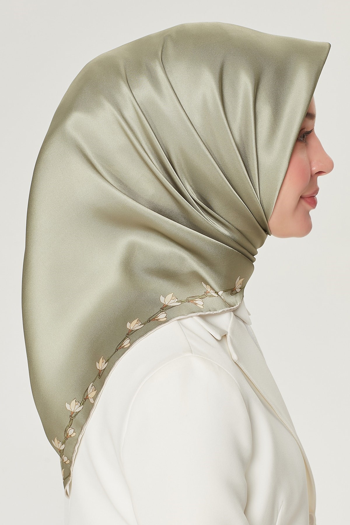 Armine Nostalji Serisi İpek Twill Eşarp 8553D-87