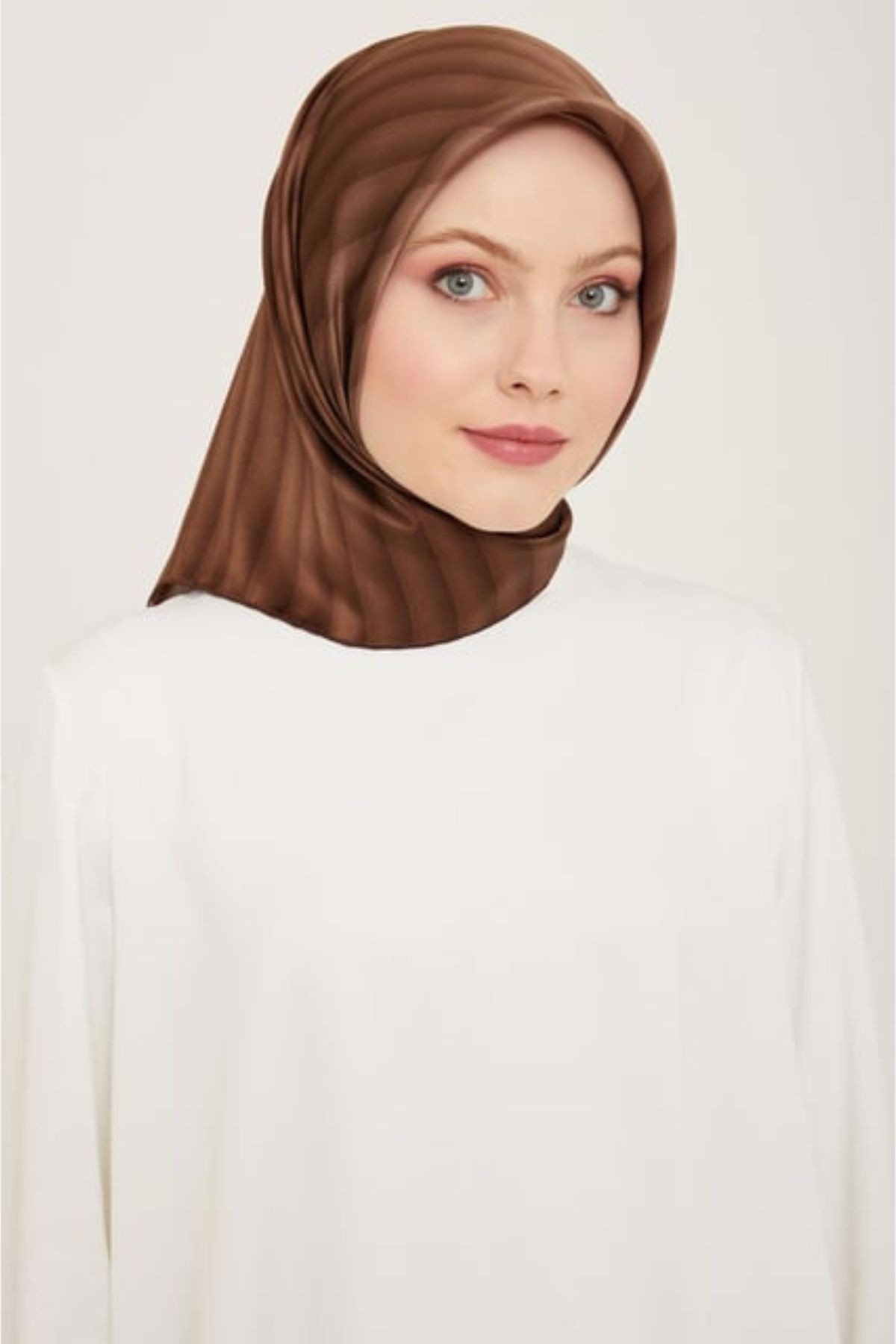 Armine Nostalji Serisi İpek Twill Eşarp 9150D-92