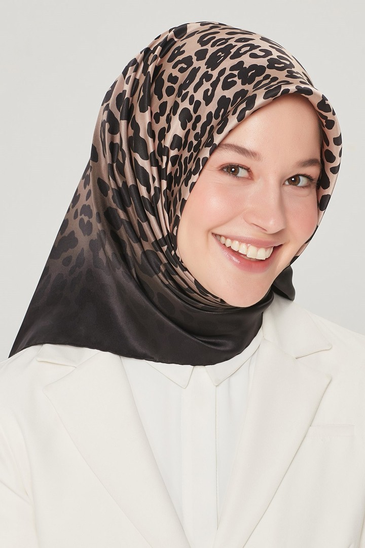 Armine Nostalji Serisi İpek Twill Eşarp 8550D-44