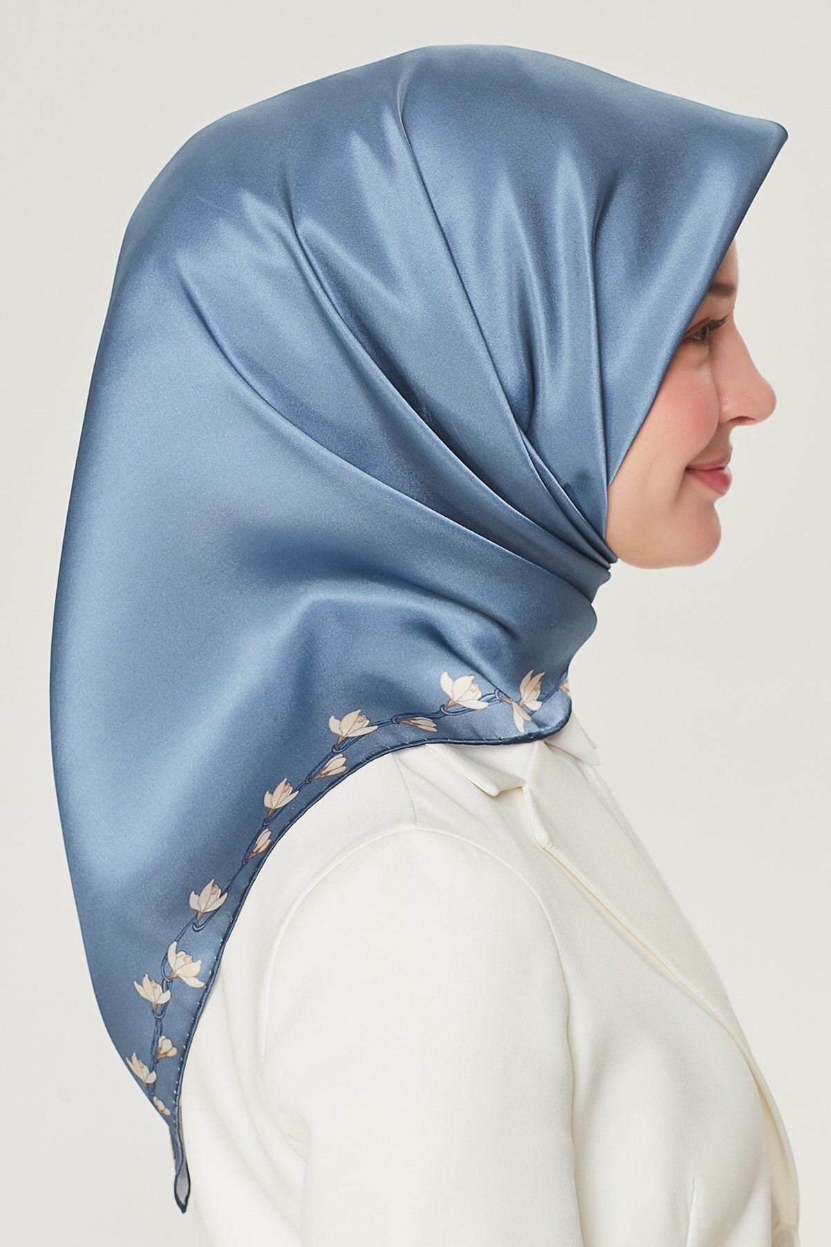 Armine Yeni Sezon 2022 İlkbahar Yaz Serisi %100 İPEK Twill Eşarp 8553D-82