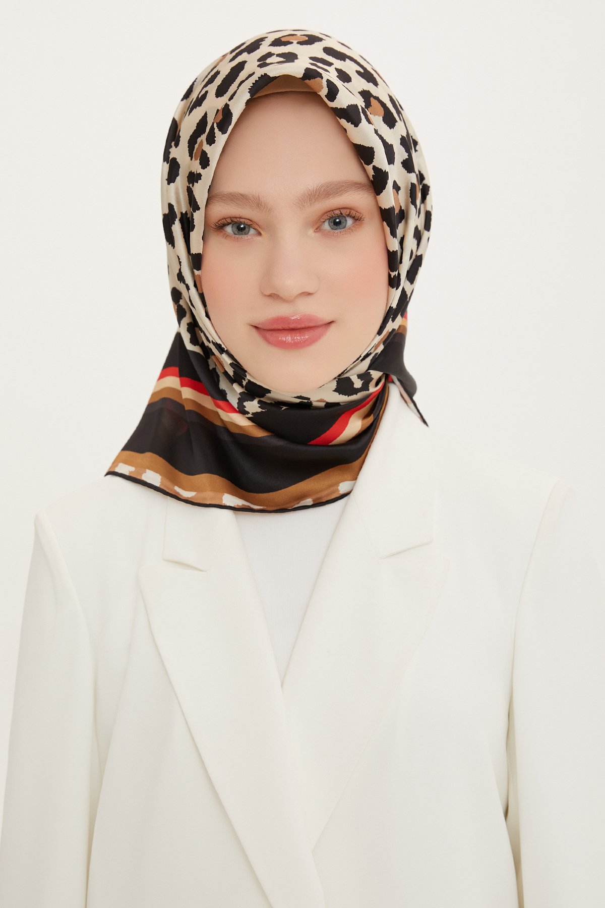 Armine Nostalji Serisi Twill İpek Eşarp 8728D-01
