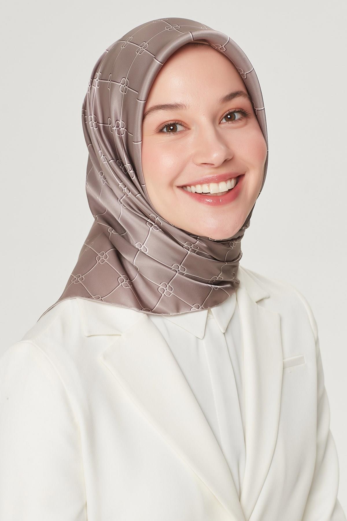 Armine Nostalji Serisi Twill İpek Eşarp 8555D-06