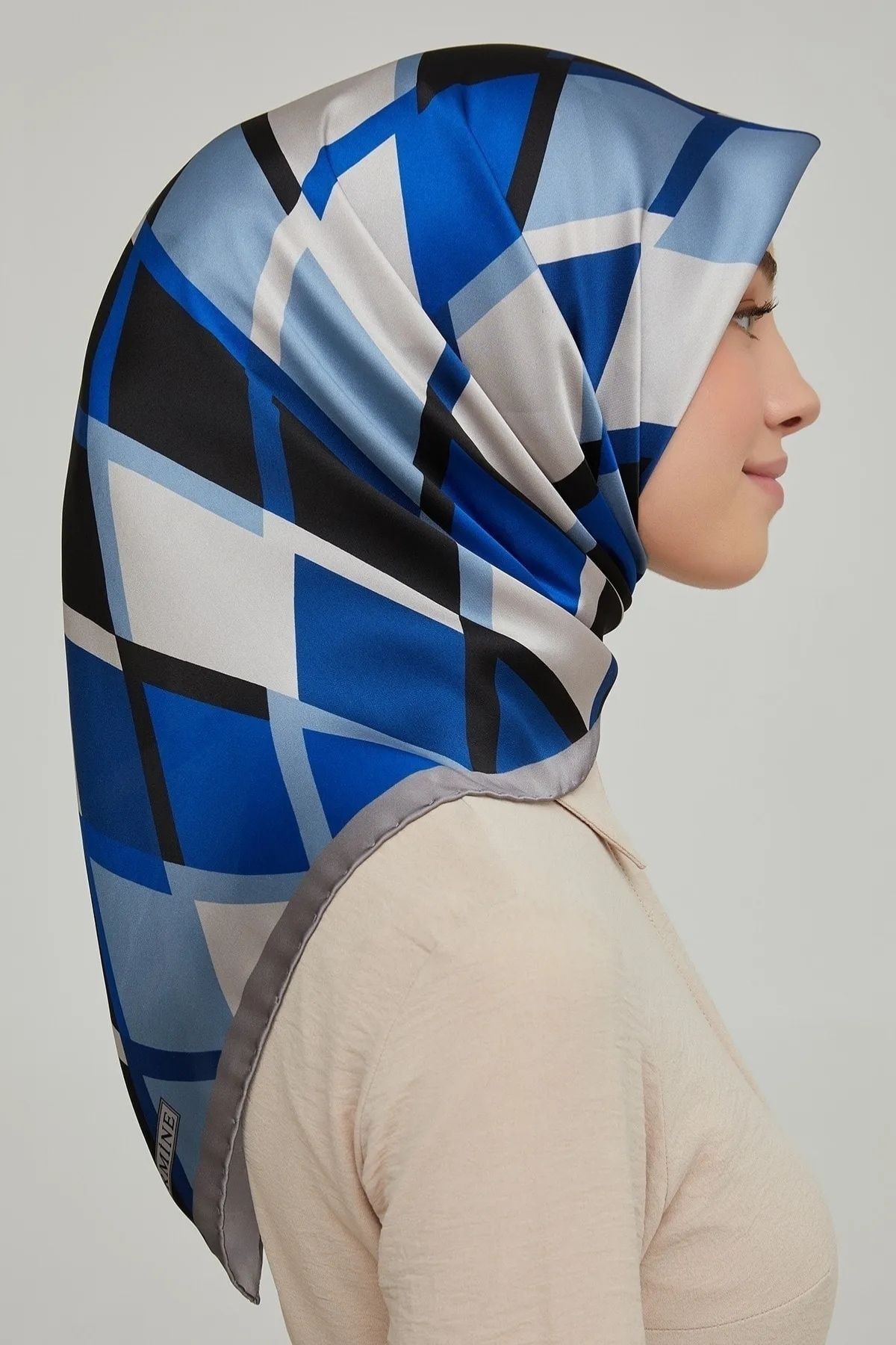 Armine Nostalji Serisi İpek Twill Eşarp 8664D-28