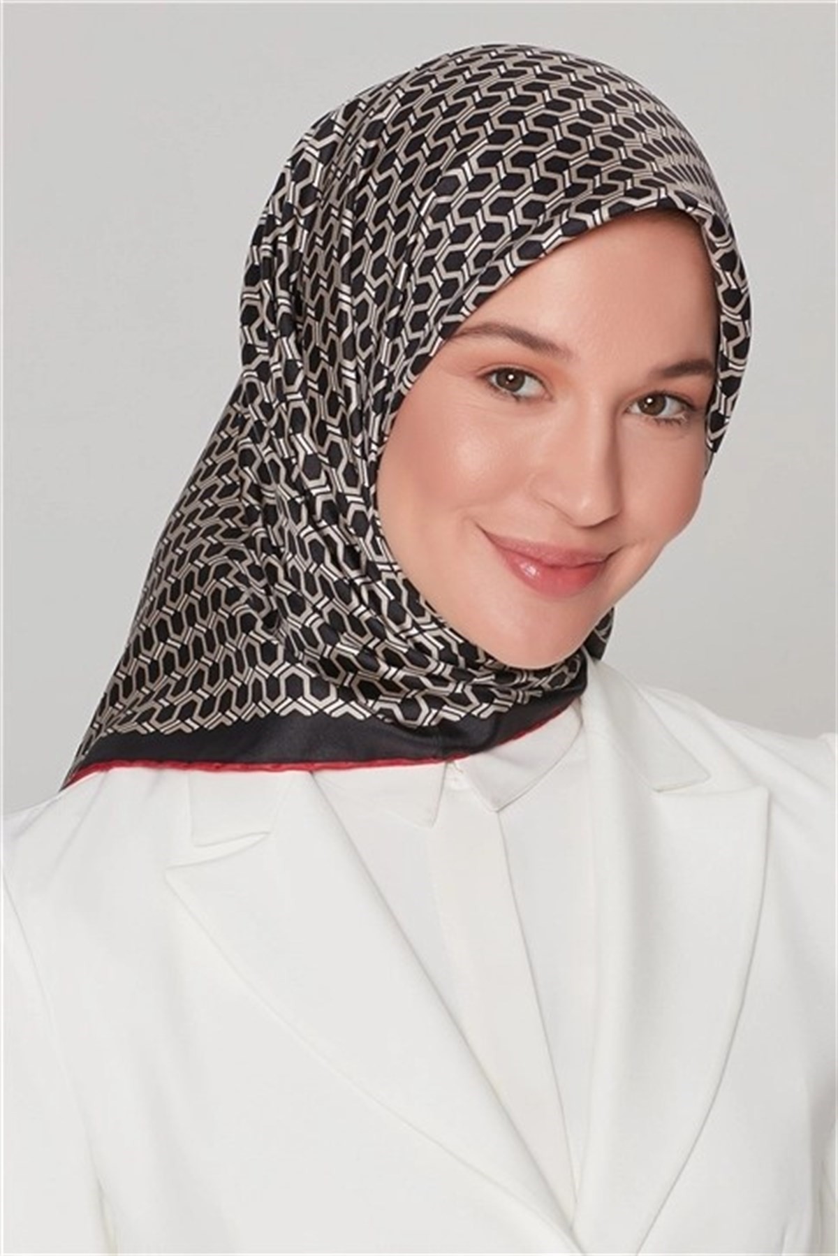 Armine Nostalji Serisi İpek Twill Eşarp 8401D-86