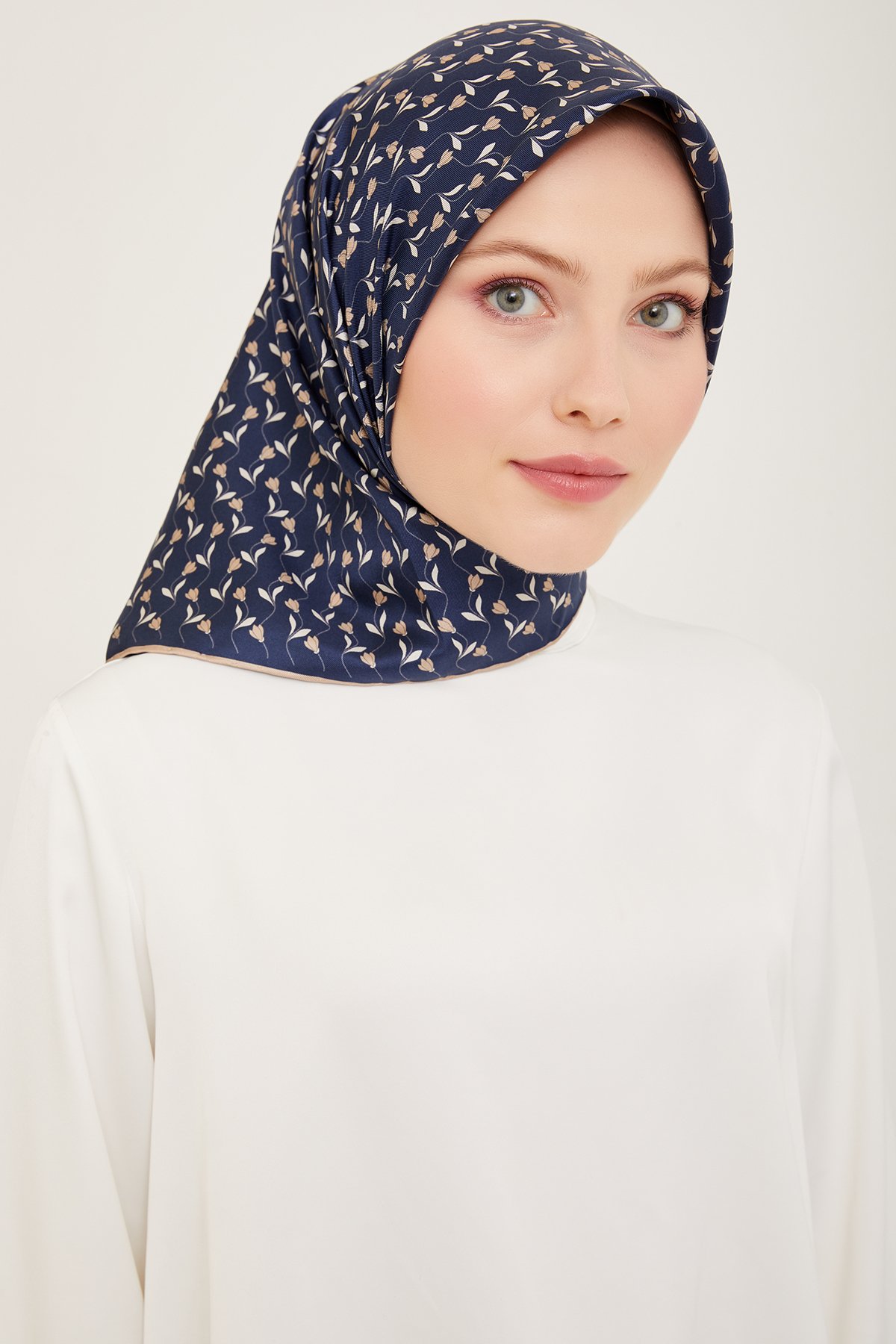 Belli Twill İpek Eşarp 4001D - İndigo-Beyaz-80