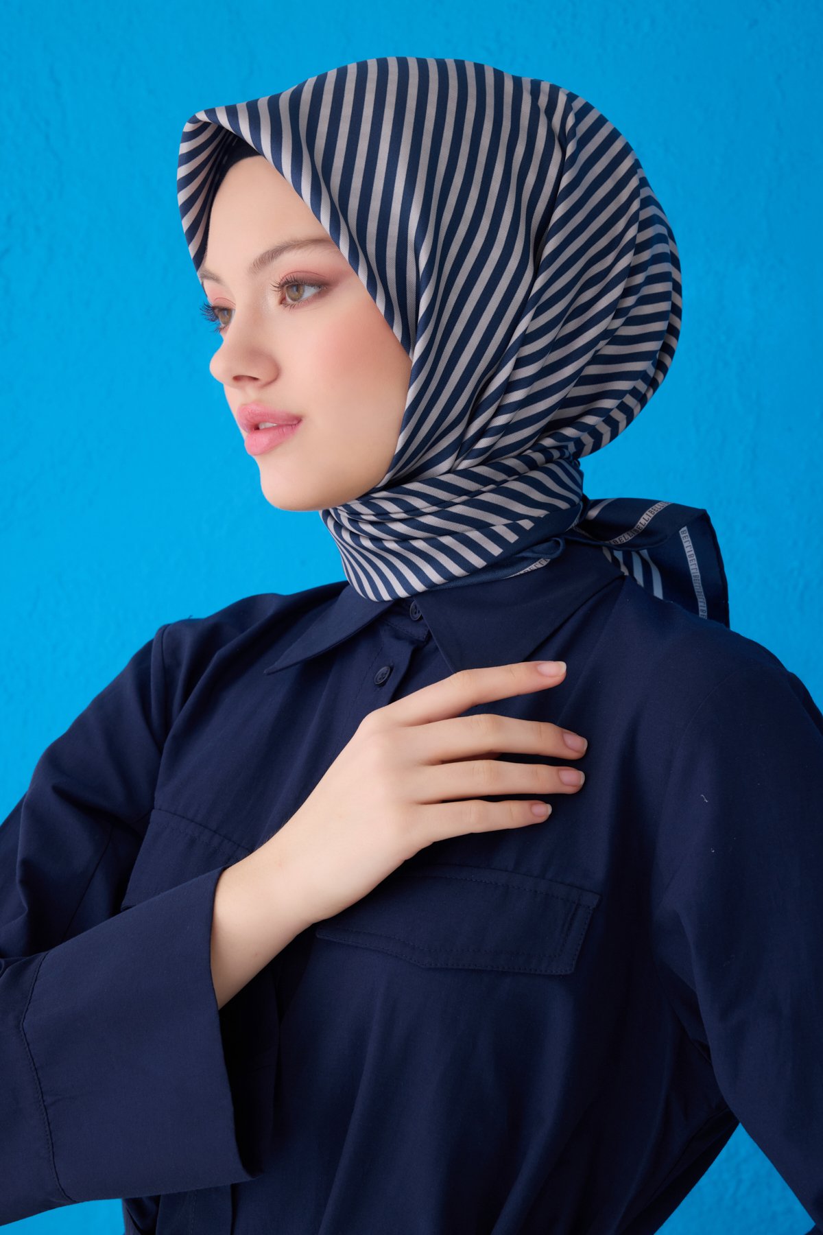 Belli Twill İpek Eşarp 4115D - Lacivert