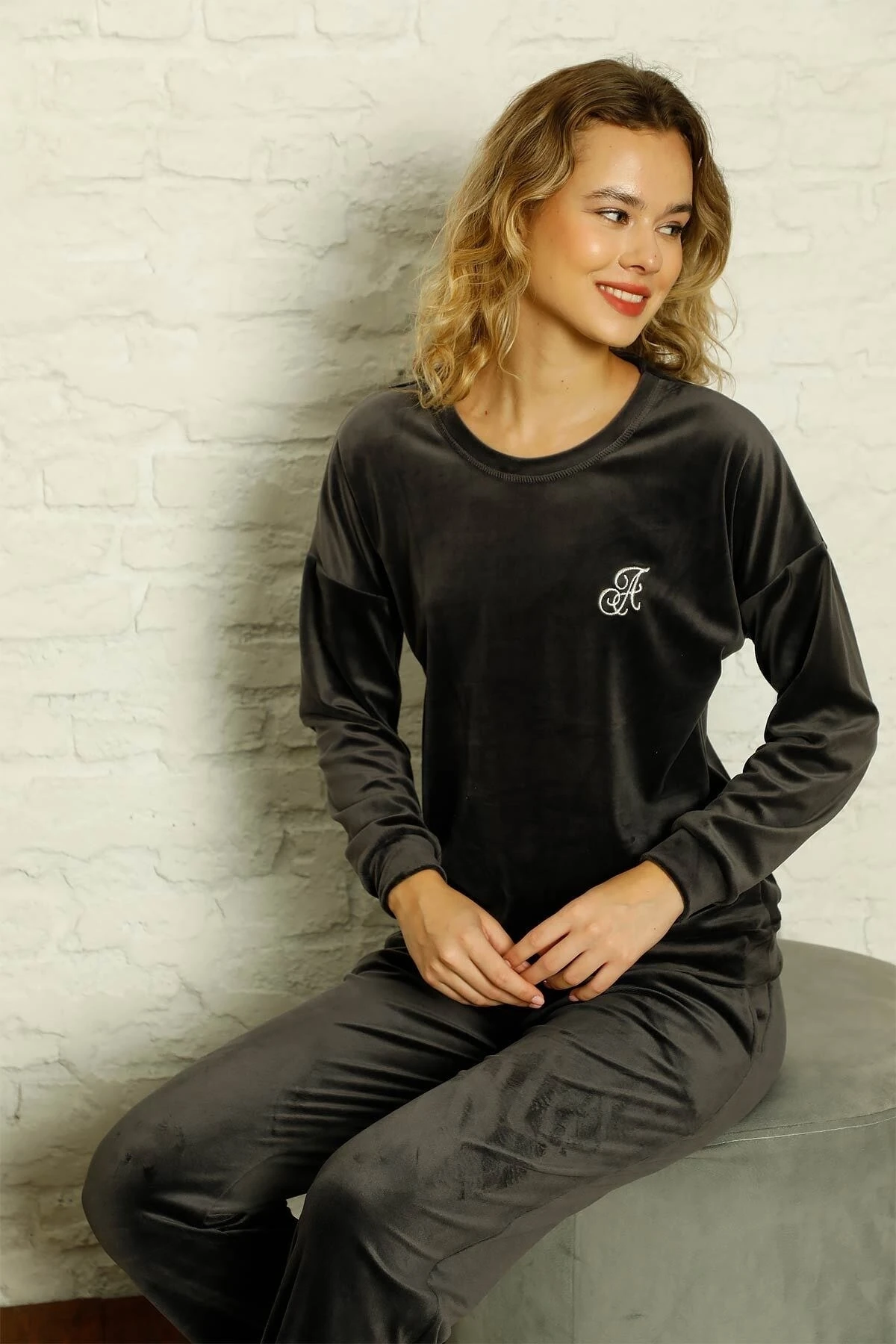 Luxury Velvet Collection İpeksi Kadife Cepli Pijama Takımı - Füme Gri