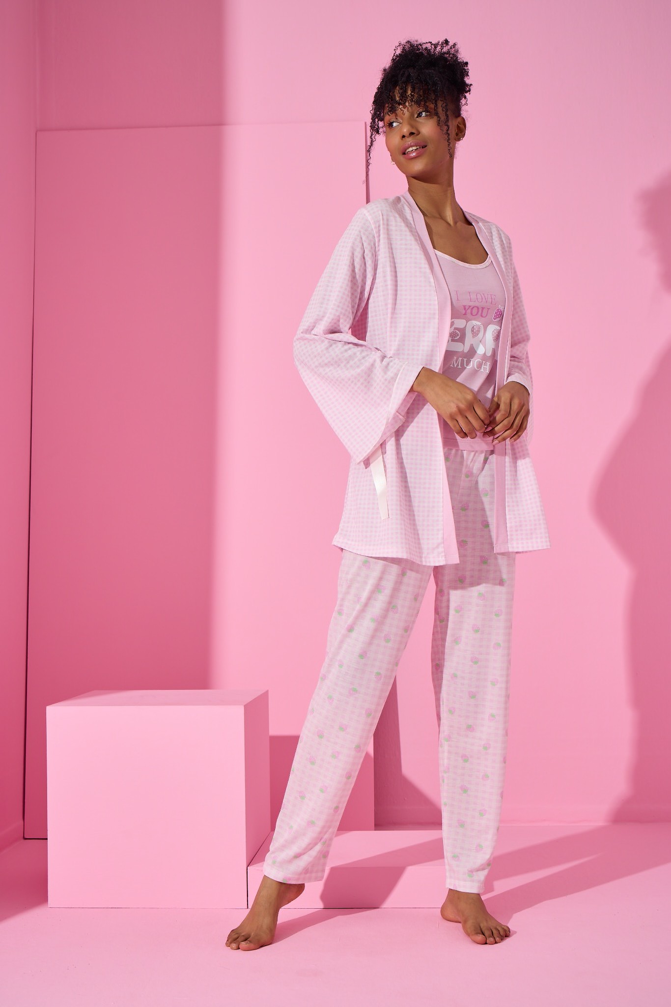 Dreamy Berry 3 Parça Kuşaklı Sabahlıklı İp Askılı Pijama Takımı
