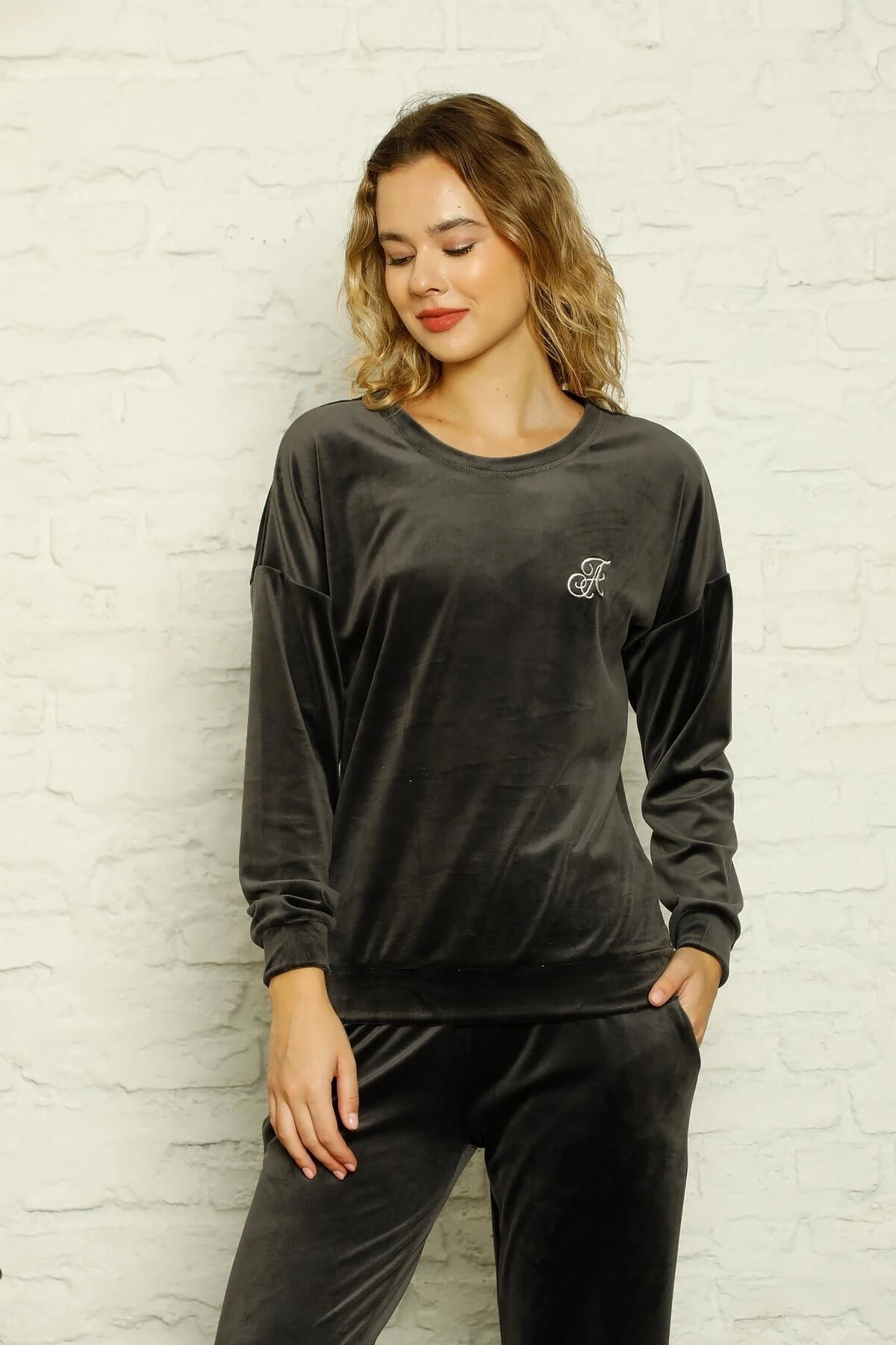 Luxury Velvet Collection İpeksi Kadife Cepli Pijama Takımı - Füme Gri