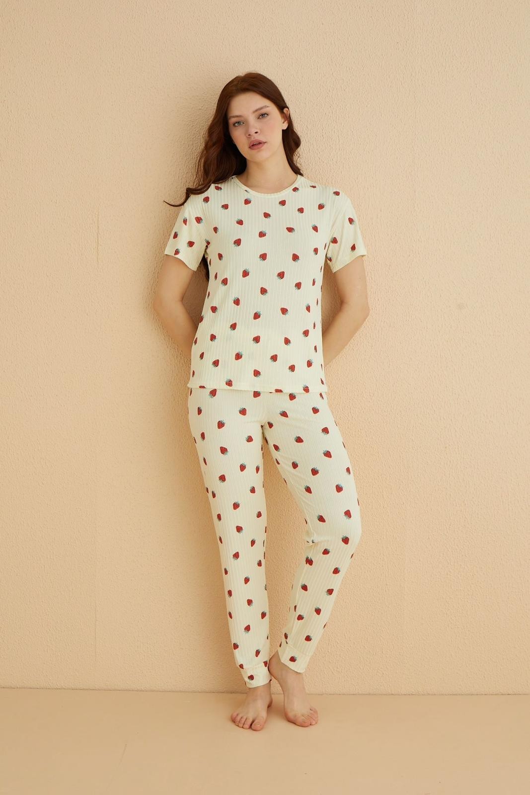 Dreamy İpeksi Kaşkorse Çilek Desenli Kısa Kollu Pijama Takımı