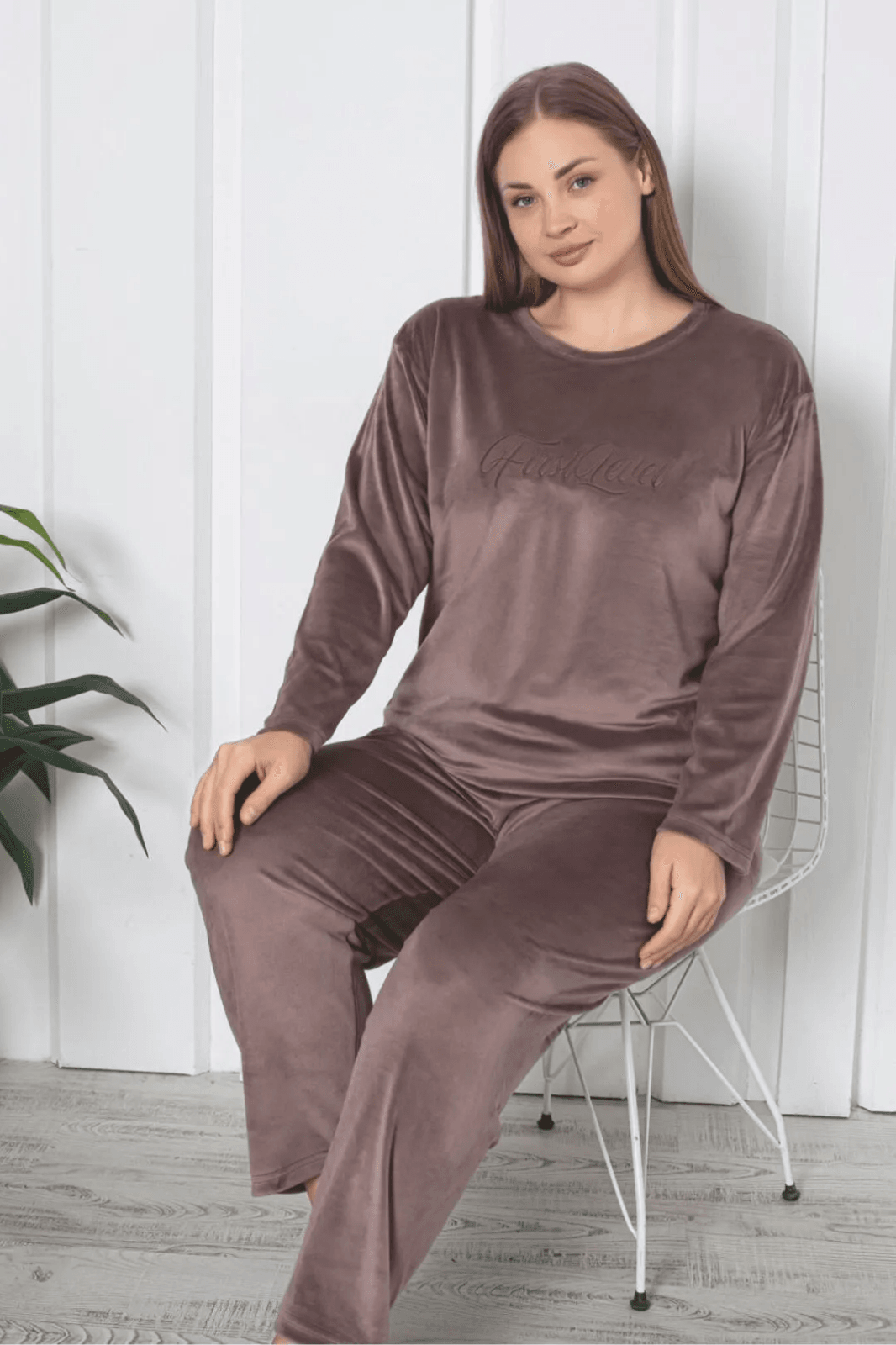 Luxury Velvet Büyük Beden Fransız Kadife Pijama Takımı - Kahverengi