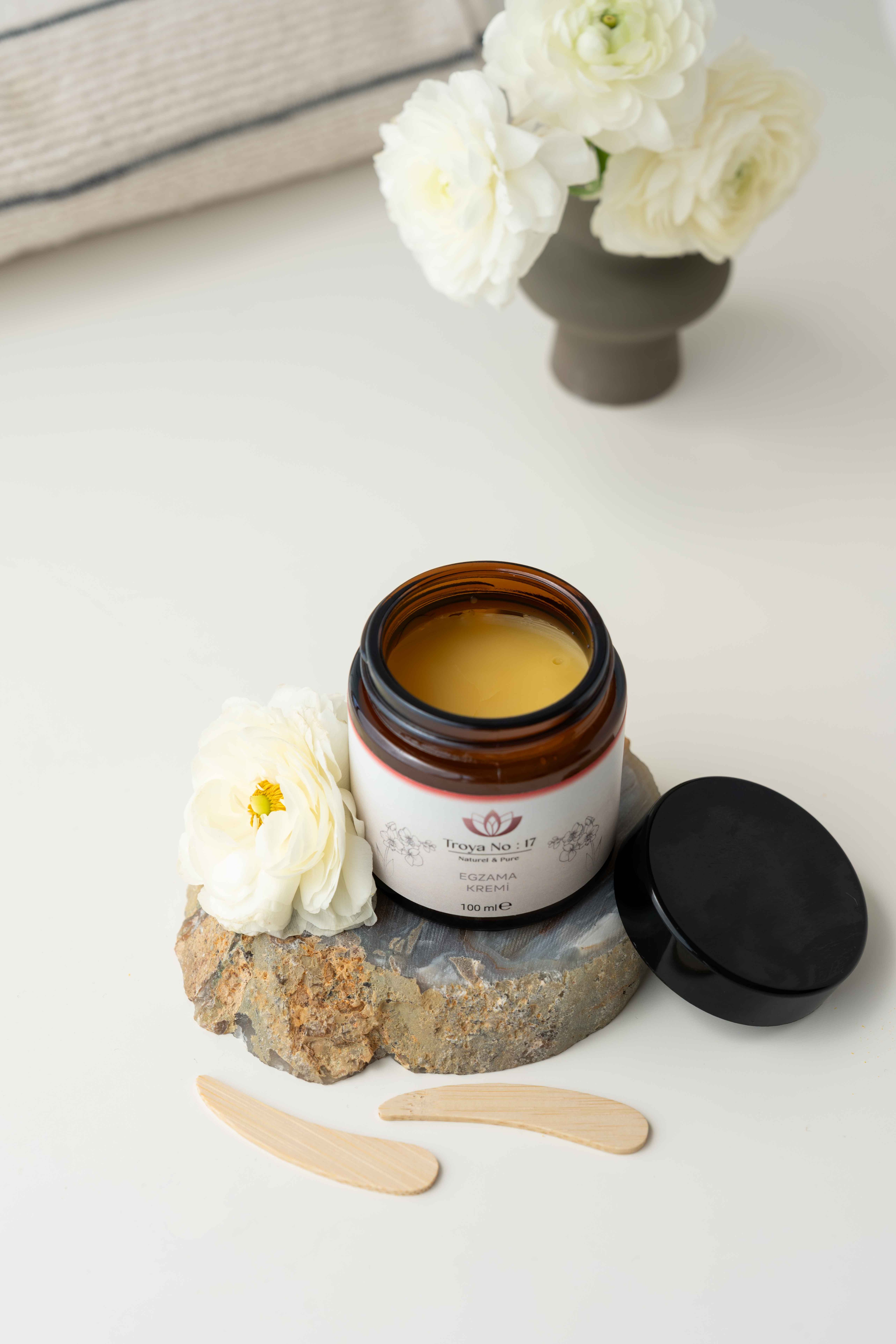 Egzamaya Meyilli Ciltler Için / Anti-Eczema Cream (DOĞAL VE BİTKİSEL ÖZLER)