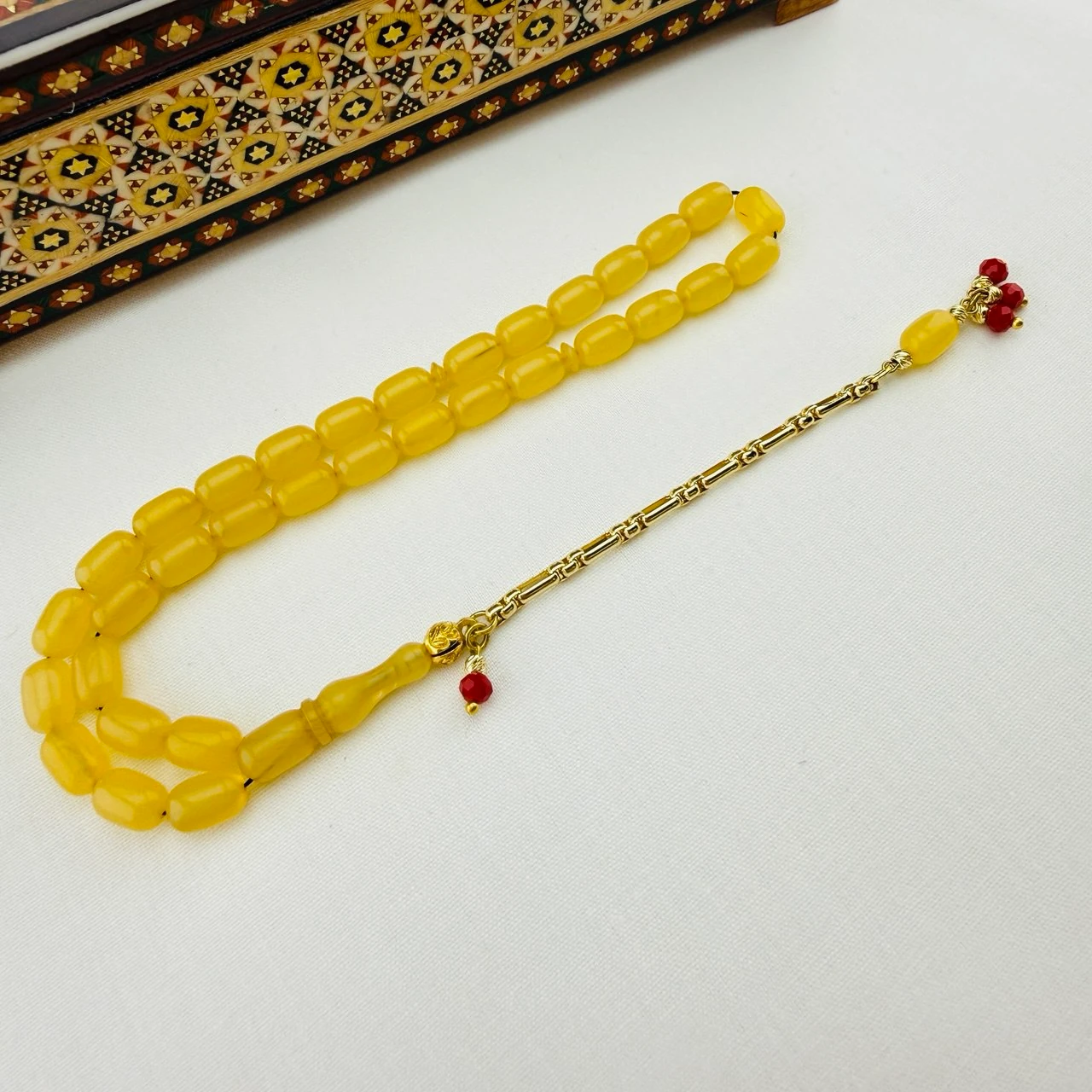 Usta İşi Sarı Hareli Sıkma Kehribar Tespih | El Boyu, Renk Değiştirme Özellikli