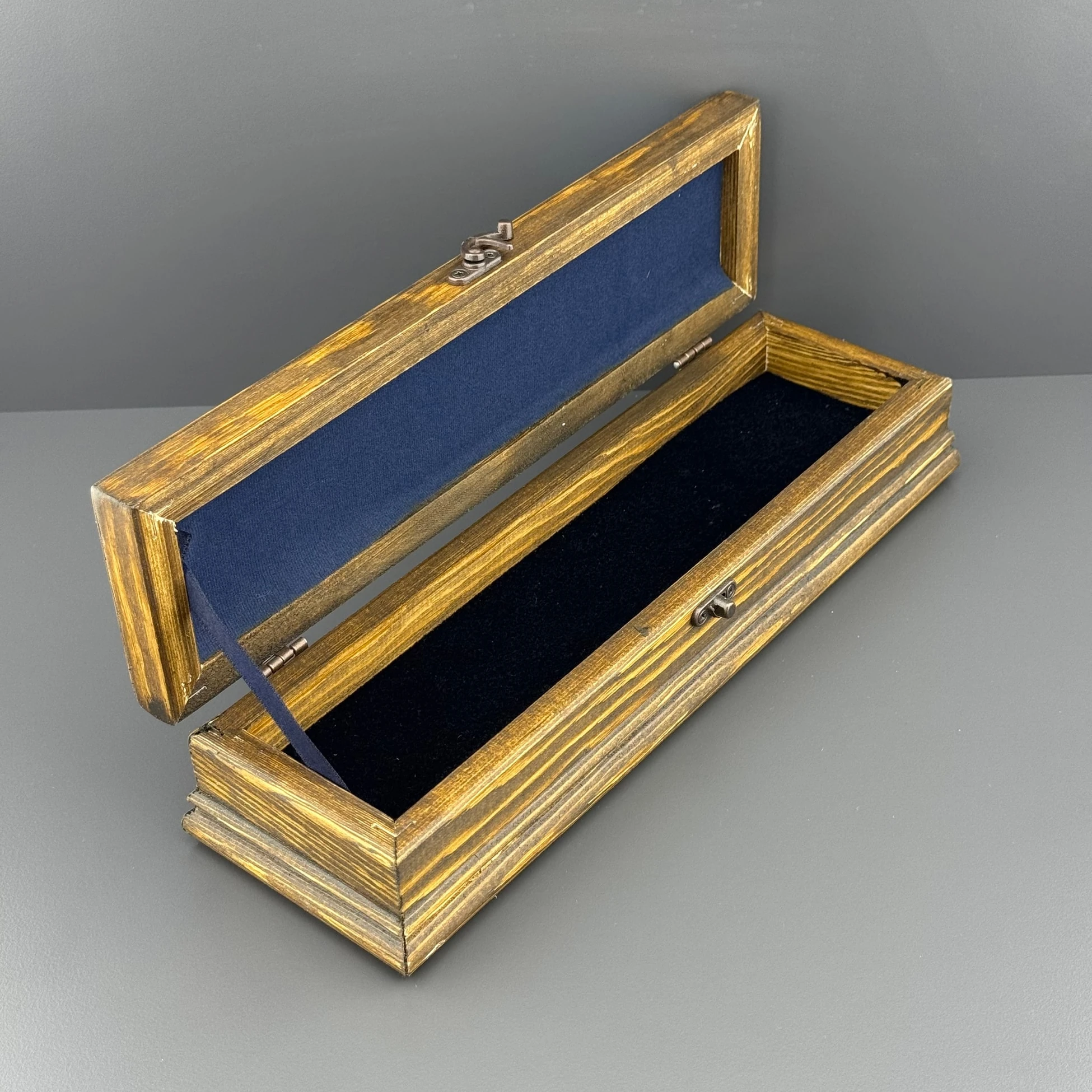 Üzeri Çini Motifli Ahşap Hediye Kutusu