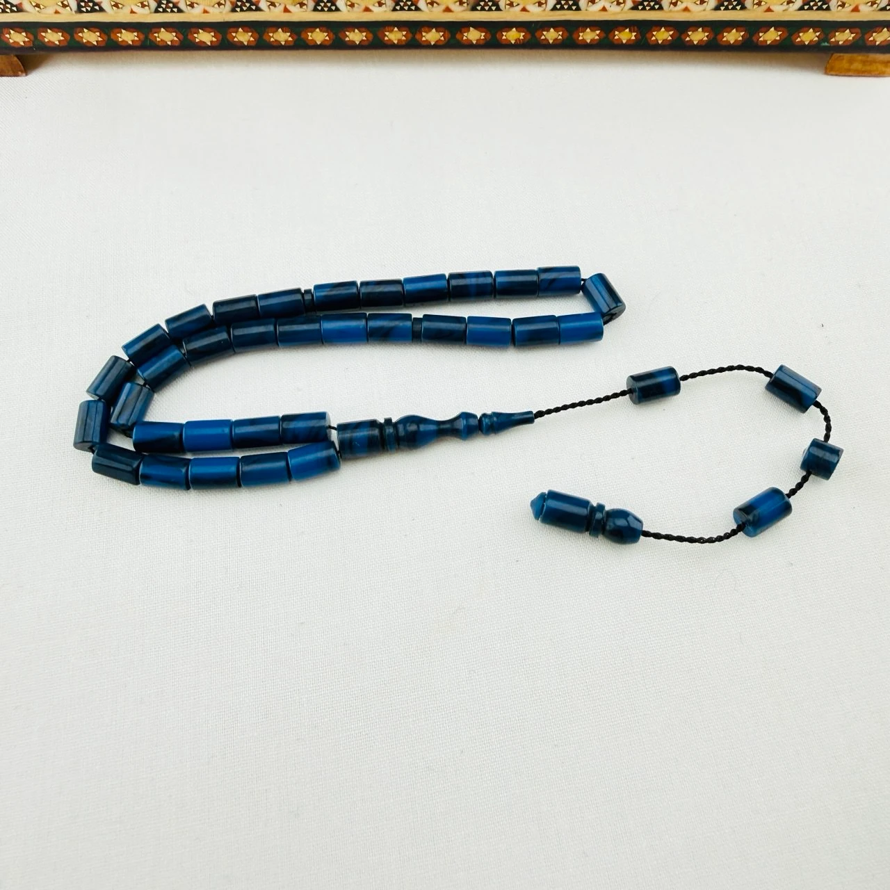 Usta İmzalı Batman Model Mavi Siyah Hareli Sıkma Kehribar Tespih | El Boyu Kesme