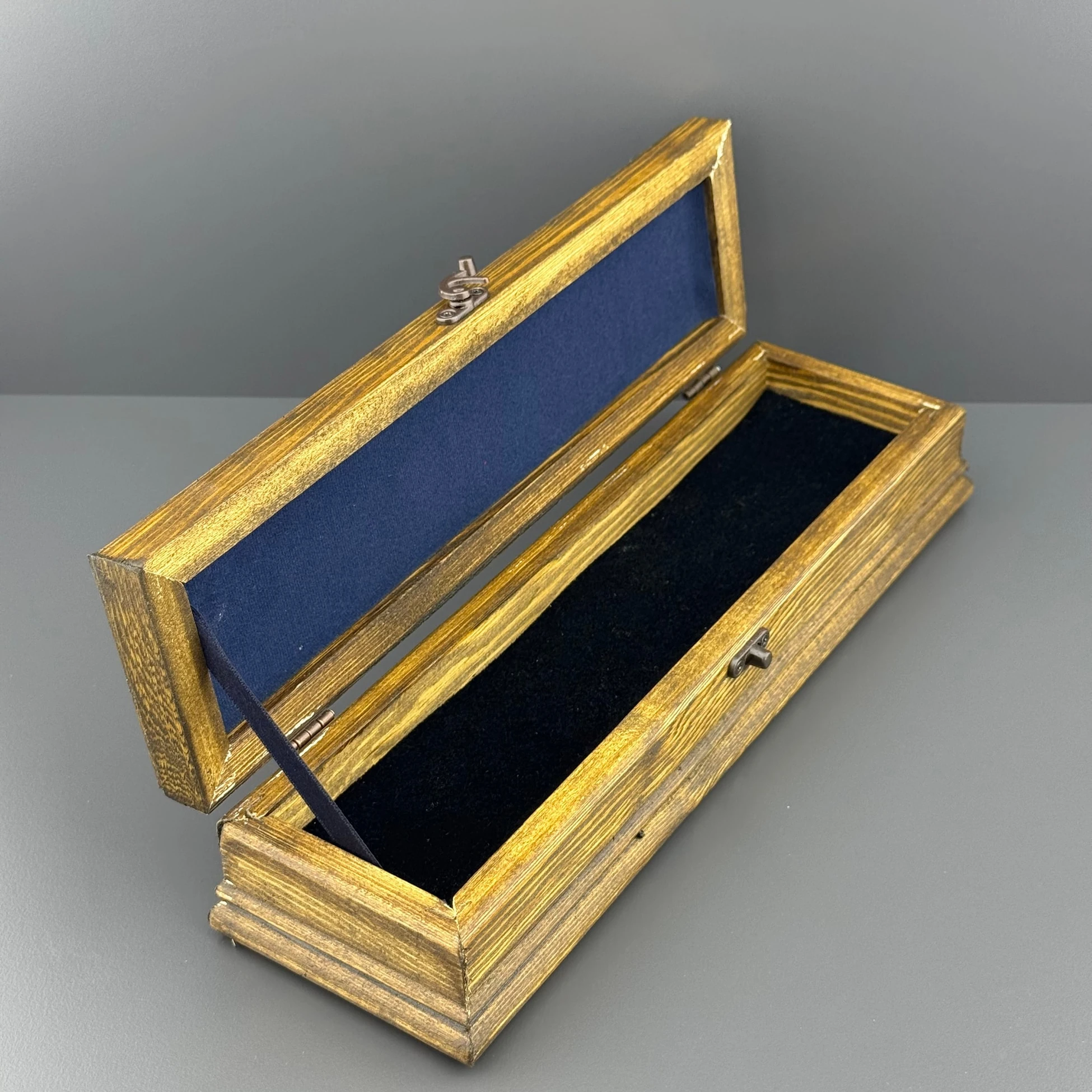 Üzeri Çini Motifli Ahşap Hediye Kutusu