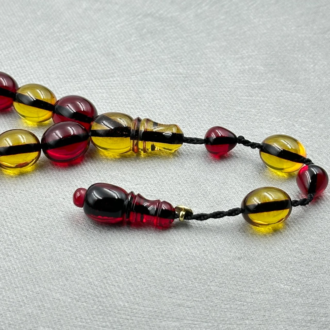 Sarı Kırmızı Maskot-Efe Ateş Kehribar Tespih (Bülbül Atölye)