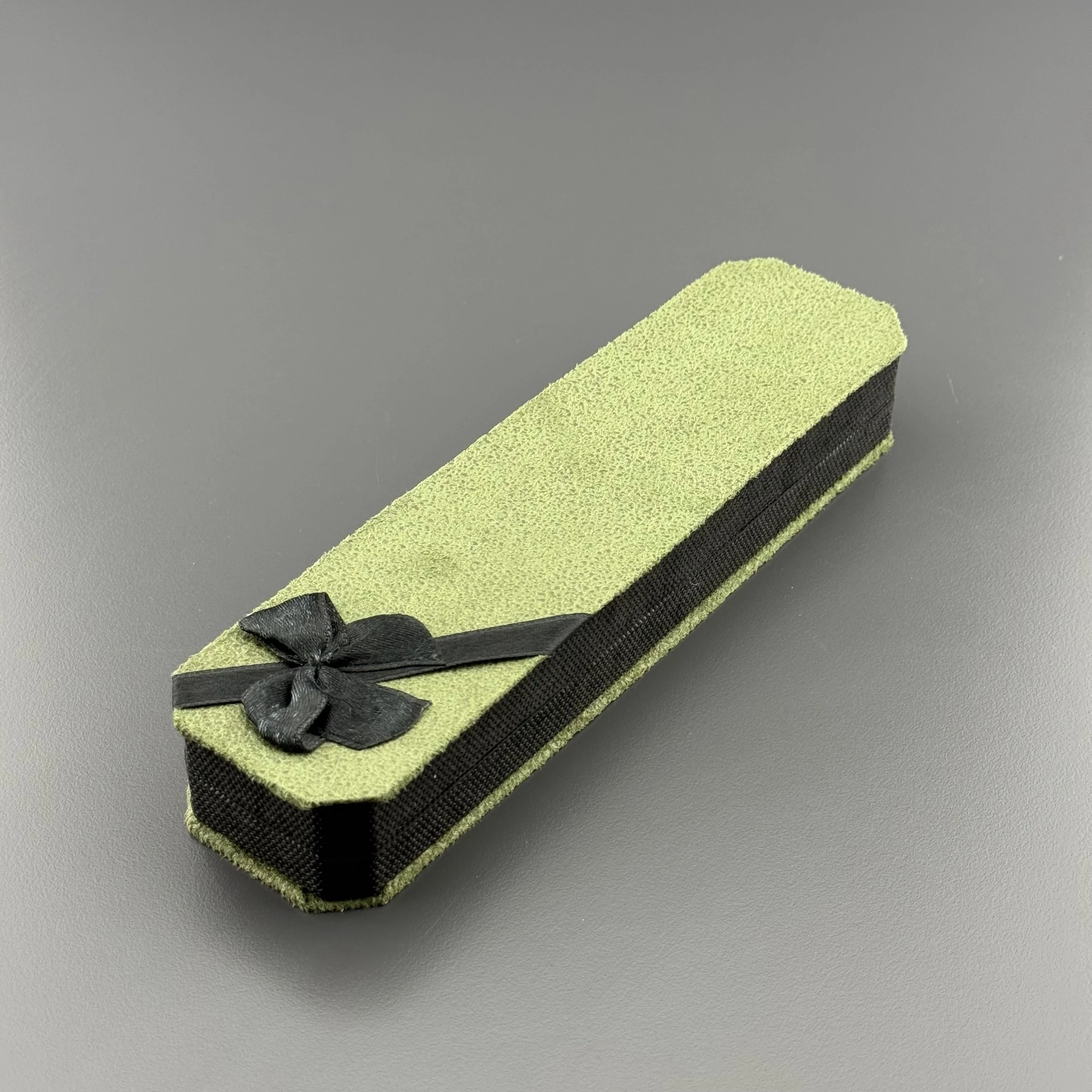 Kurdele Detaylı Haki Rengi Kadife Tesbih Kutusu