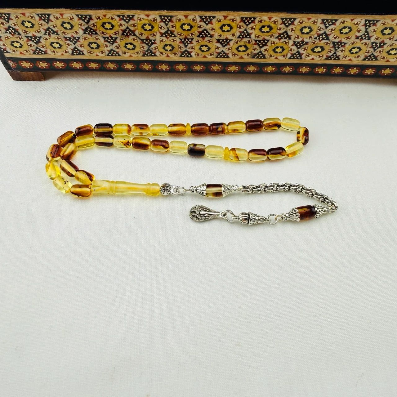 Usta İşi Bilek Boy Sarı Süzme Hareli Ateş Kehribar Tespih | Özel Gümüş Kaplama Püsküllü