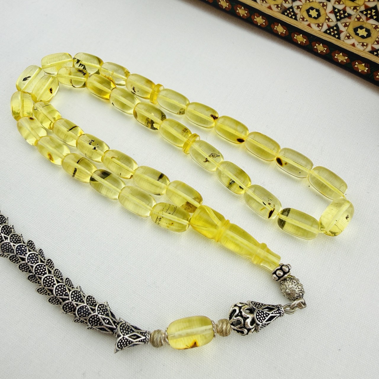 Usta İşçilikli Dominik Şeffaf Kaya Damla Kehribar Tespih | 30 Milyon Yıllık Fosil ve Gümüş Püskül