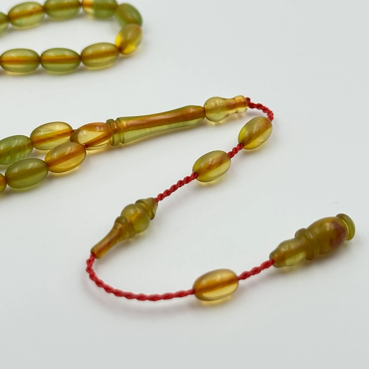 Sarı Yeşil Hareli Bilek Boy Sıkma Kehribar Tespih – Bülbül Atölye Usta İşçiliği