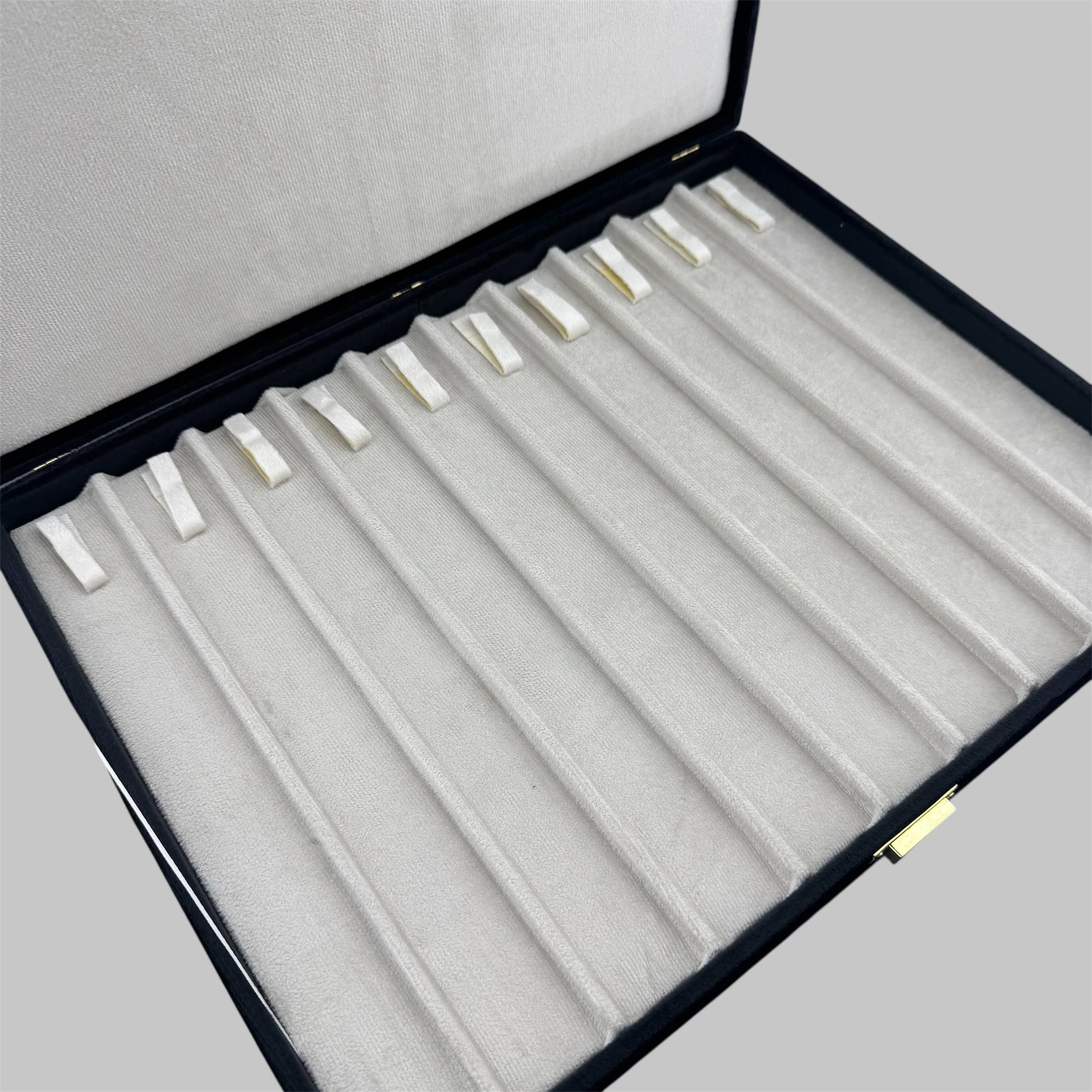 10 Bölmeli Siyah Kadife Tesbih Kutusu