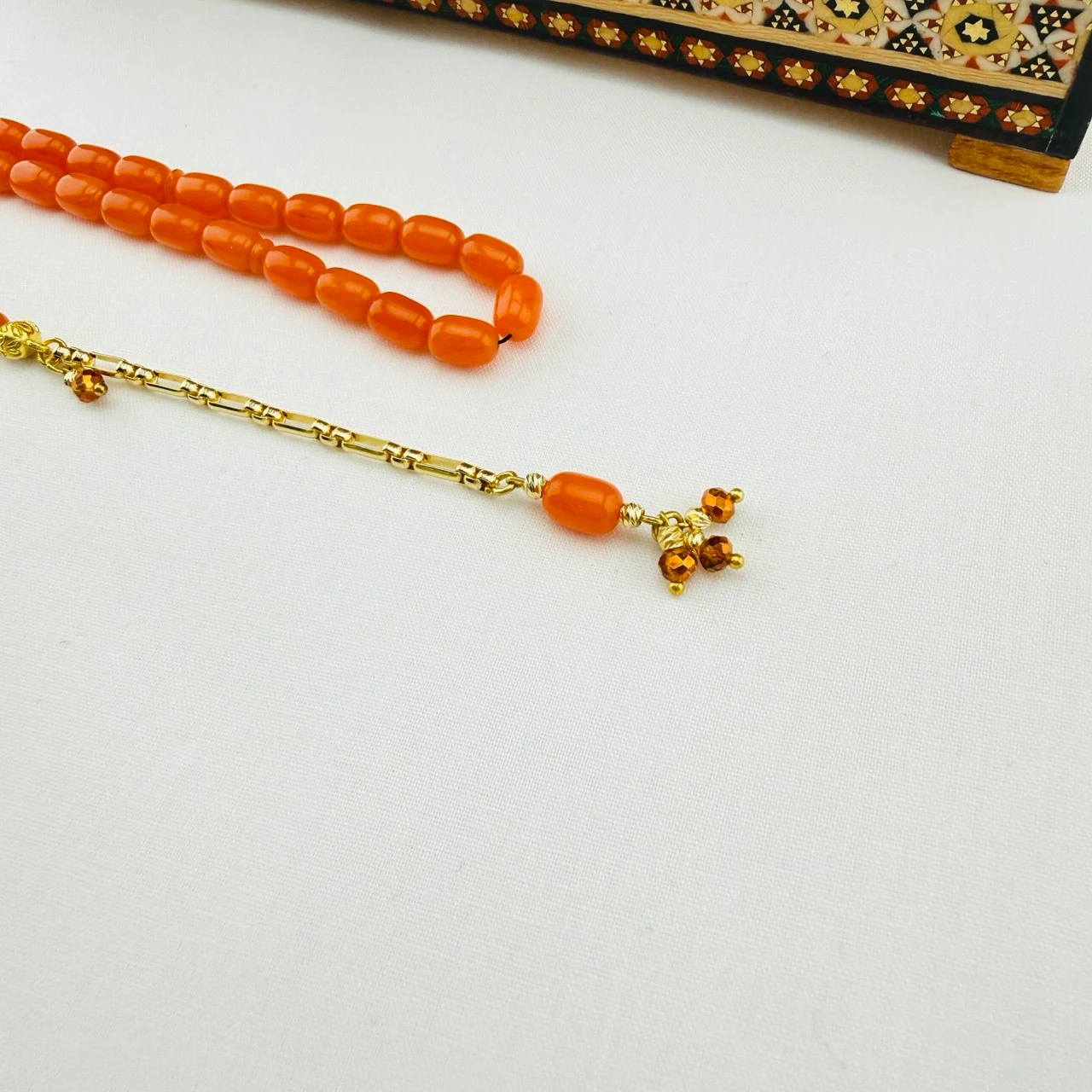 Usta İşi Bilek Boy Mercan Rengi Hareli Sıkma Kehribar Tespih | Gümüş Püsküllü