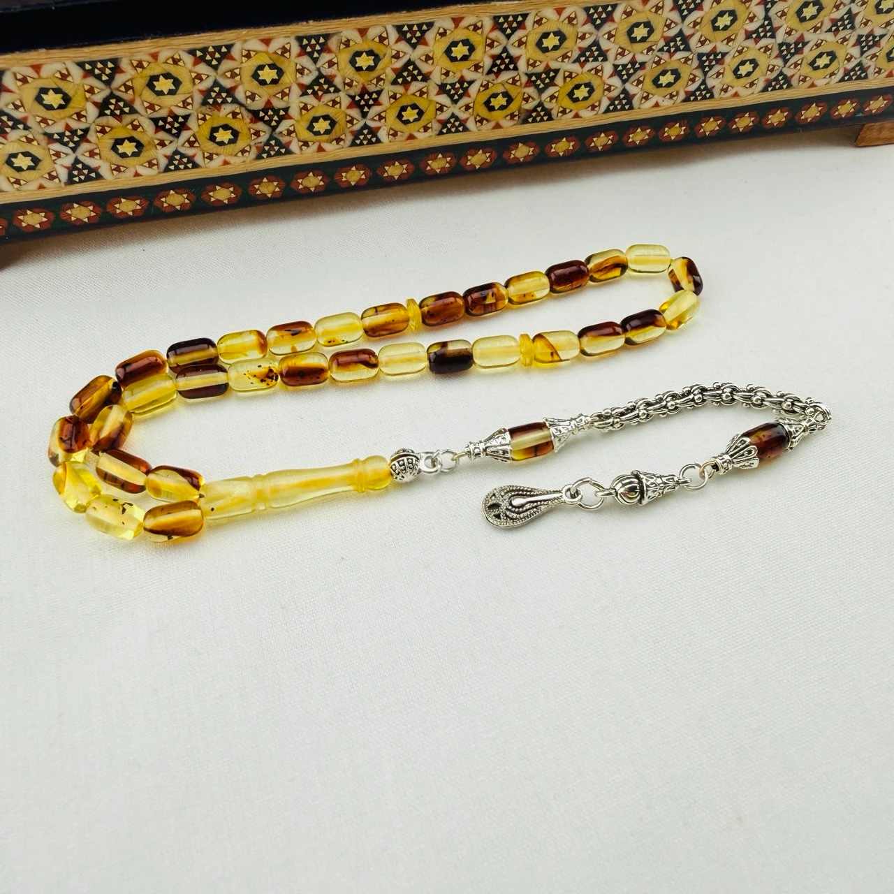 Usta İşi Bilek Boy Sarı Süzme Hareli Ateş Kehribar Tespih | Özel Gümüş Kaplama Püsküllü