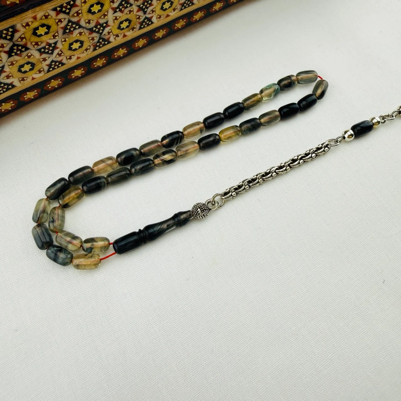 Usta İşi Koyu Gri Hareli Ateş Kehribar Tespih  Bilek Boyu ve Gümüş Püsküllü