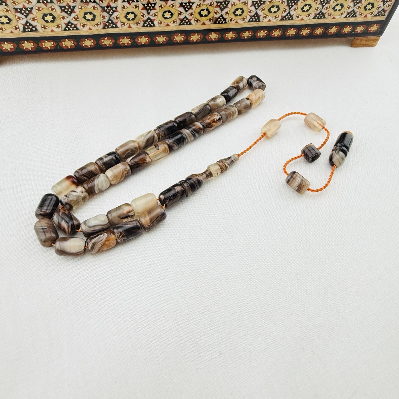 Halil Demirkol Usta İmzalı Multicolor (Çok Renkli) Sıkma Kehribar Tespih | El Boyu Kapsül Model