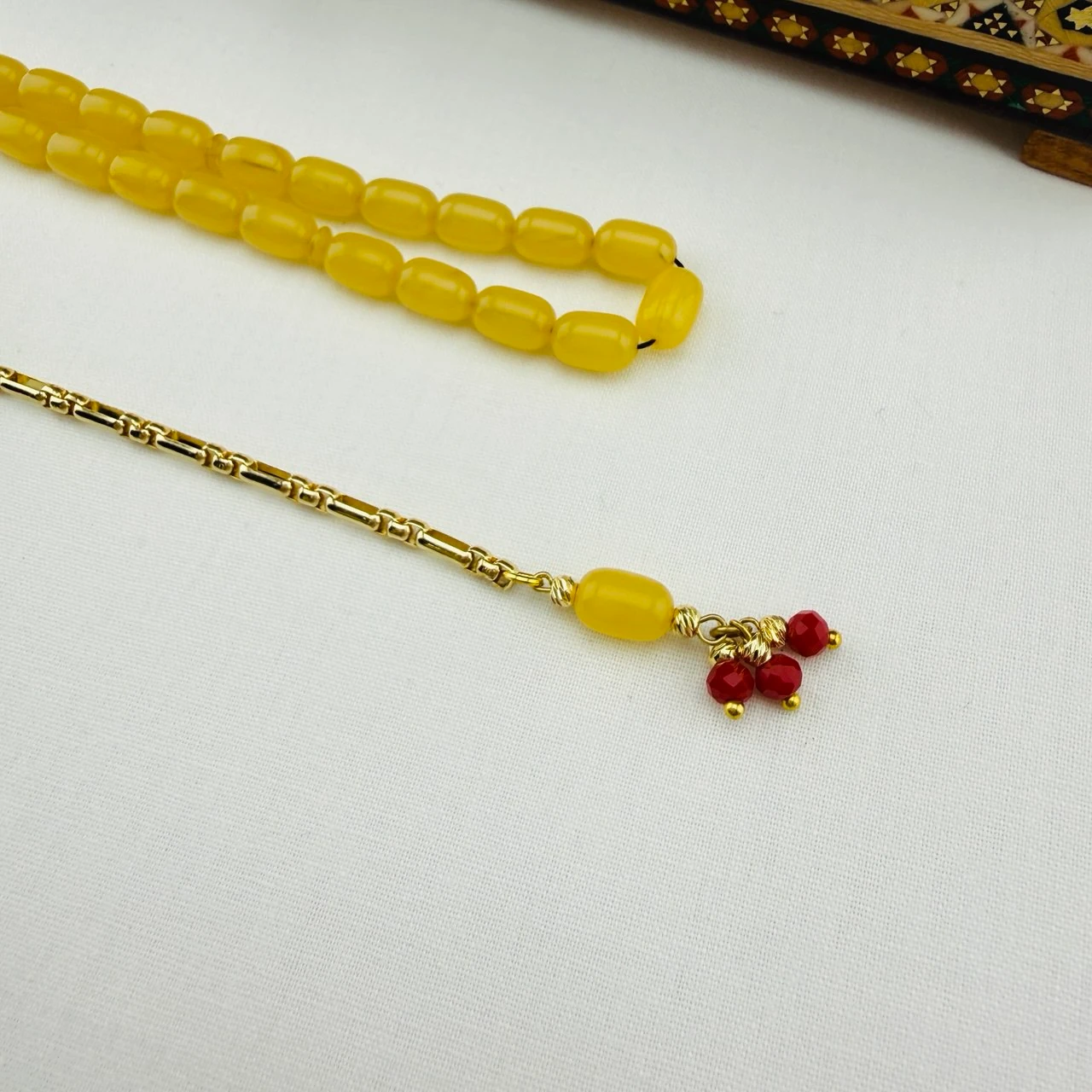 Usta İşi Sarı Hareli Sıkma Kehribar Tespih | El Boyu, Renk Değiştirme Özellikli