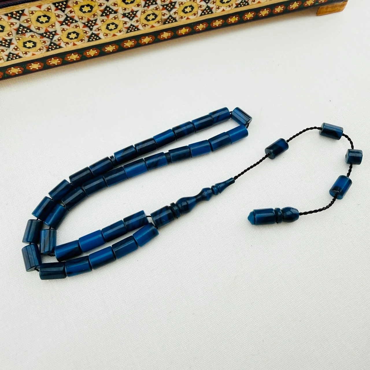 Usta İmzalı Batman Model Mavi Siyah Hareli Sıkma Kehribar Tespih | El Boyu Kesme