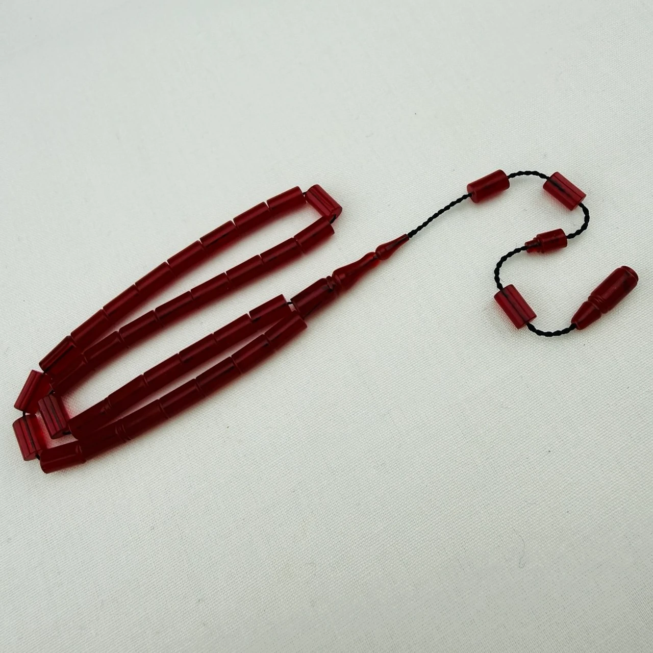 Usta İmzalı Kırmızı Hareli Sıkma Kehribar Tespih | El Boyu Kesme Model