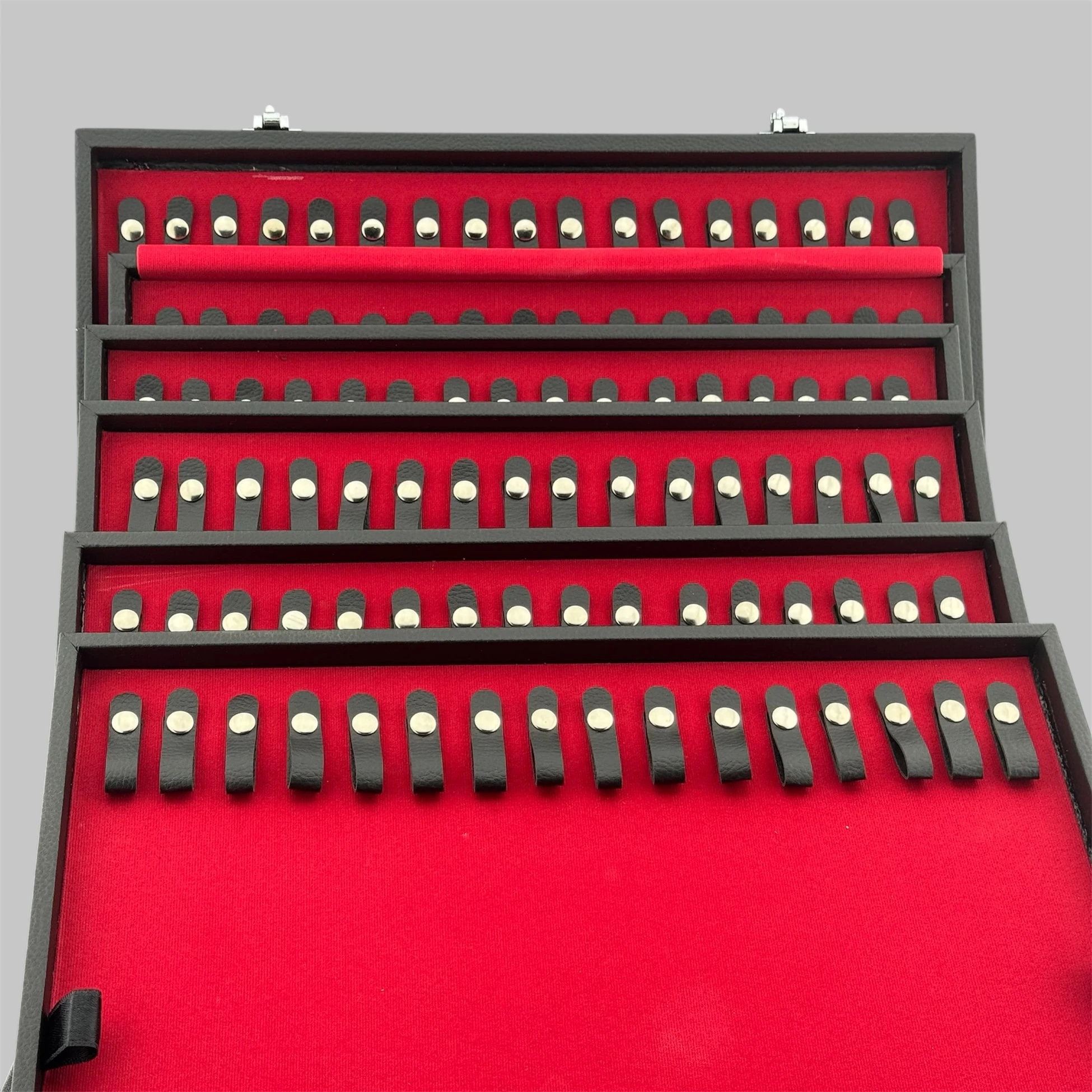 Siyah Deri Desenli 114'lü Koleksiyonluk Şifreli Tesbih Çantası