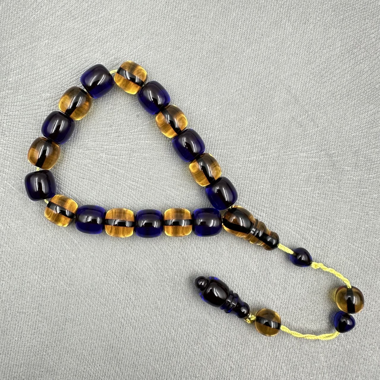 Sarı Lacivert Maskot-Efe Ateş Kehribar Tespih (Bülbül Atölye)