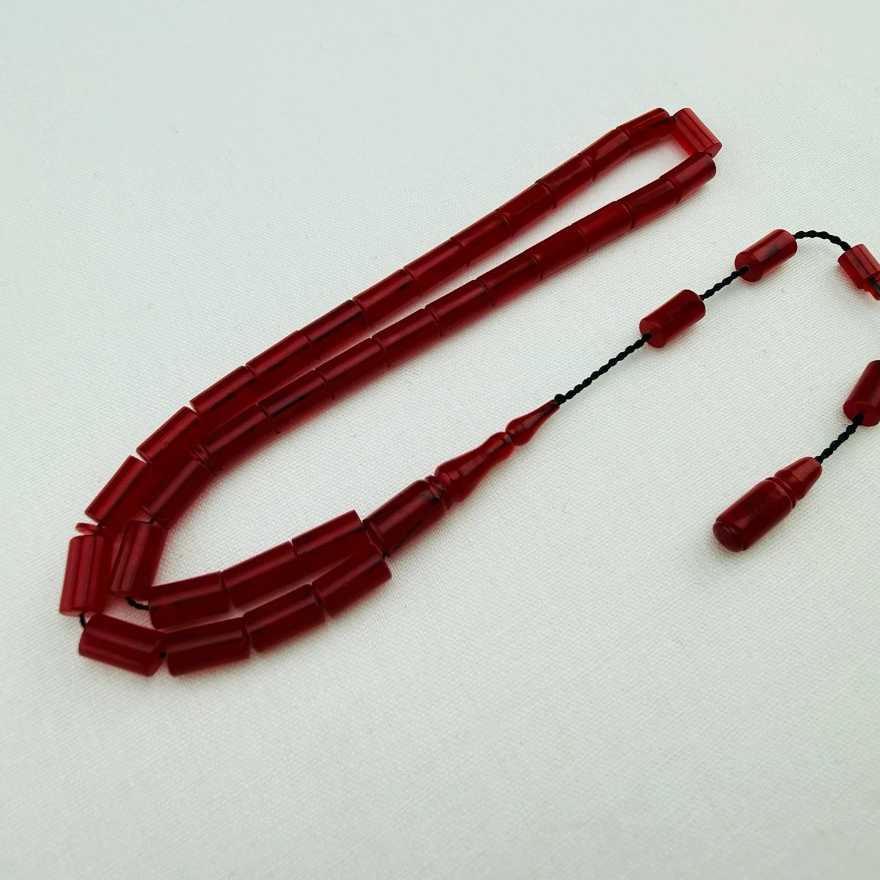 Usta İmzalı Kırmızı Hareli Sıkma Kehribar Tespih | El Boyu Kesme Model